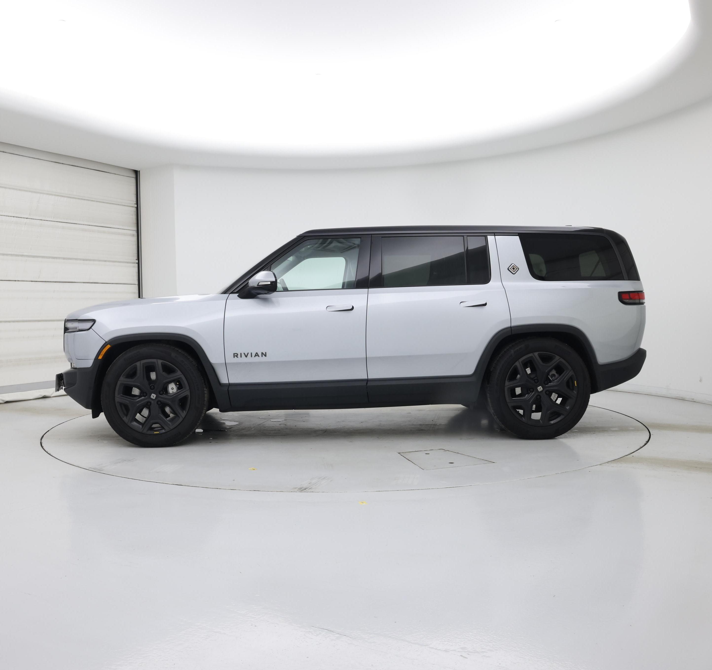 Thumbnail: 2025 Rivian R1S - 3