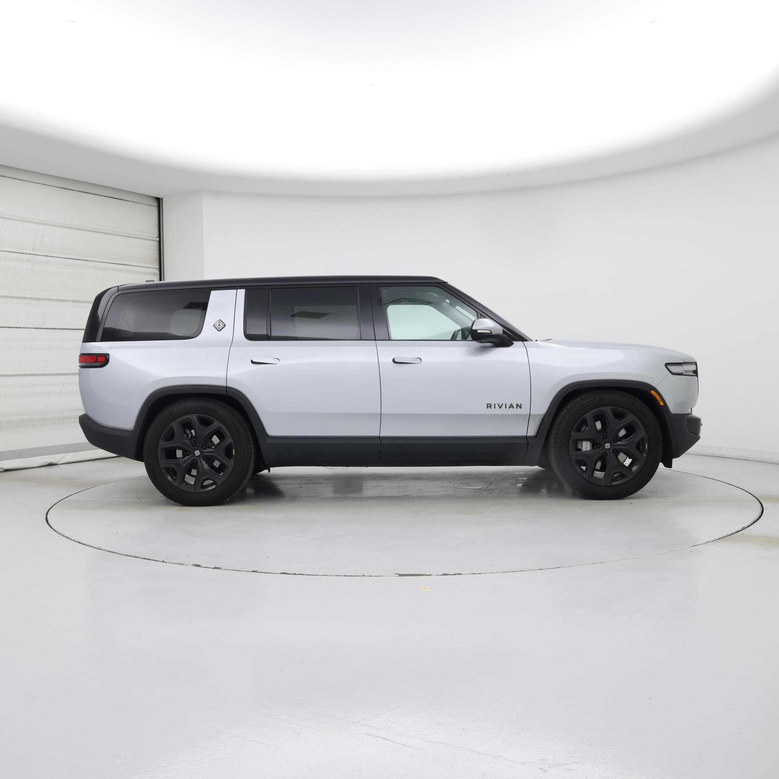 Thumbnail: 2025 Rivian R1S - 7