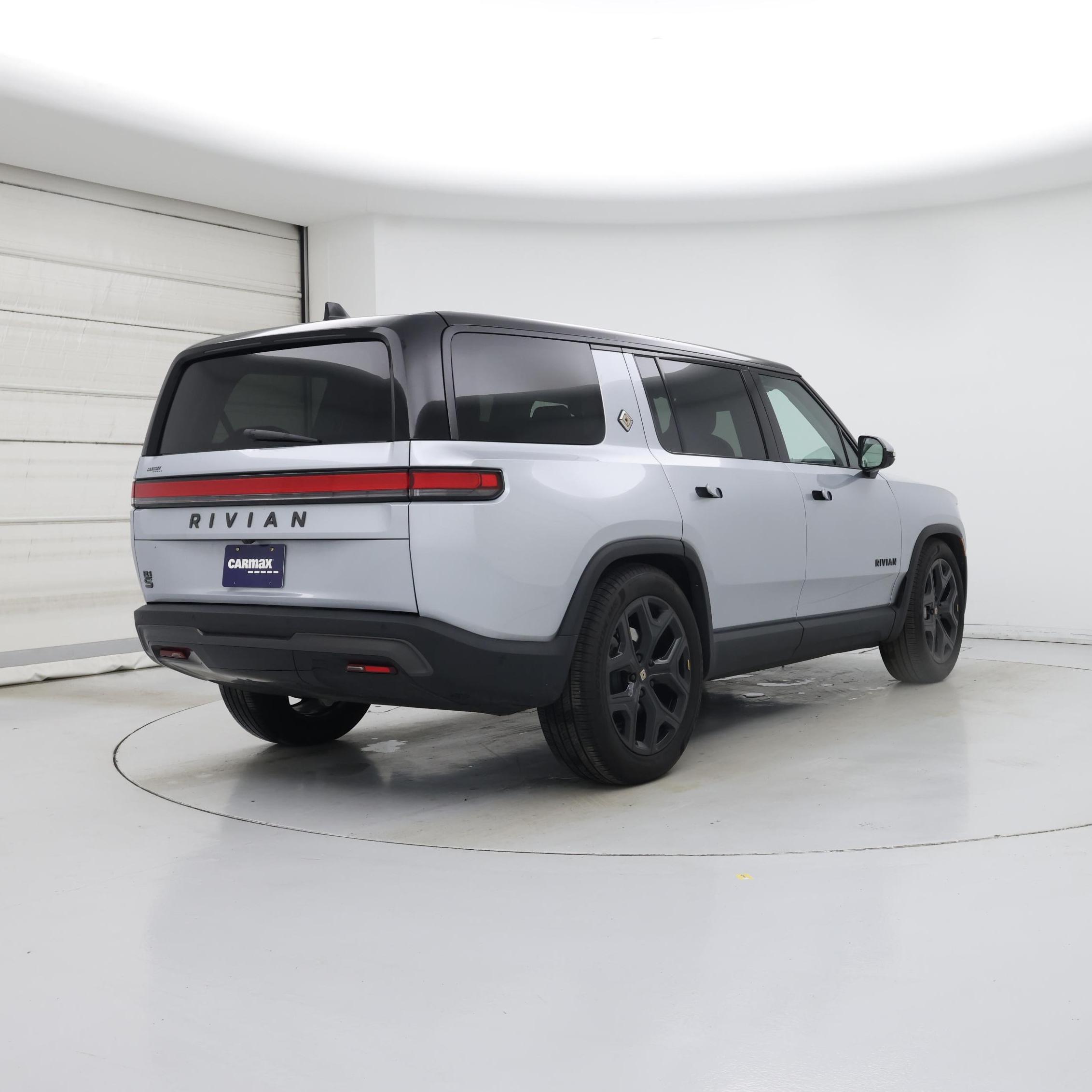 Thumbnail: 2025 Rivian R1S - 8