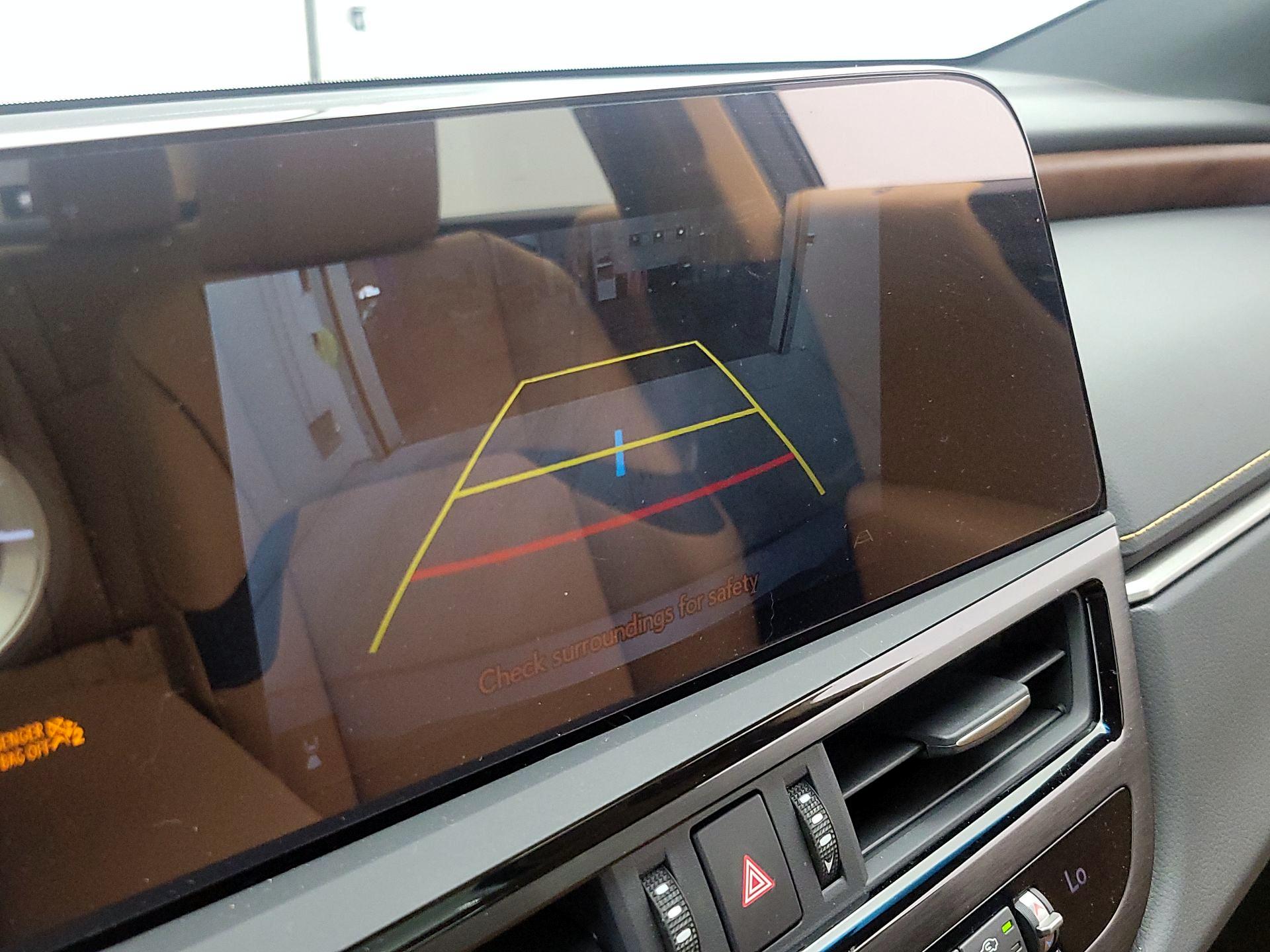 Thumbnail: 2025 Lexus ES - 13