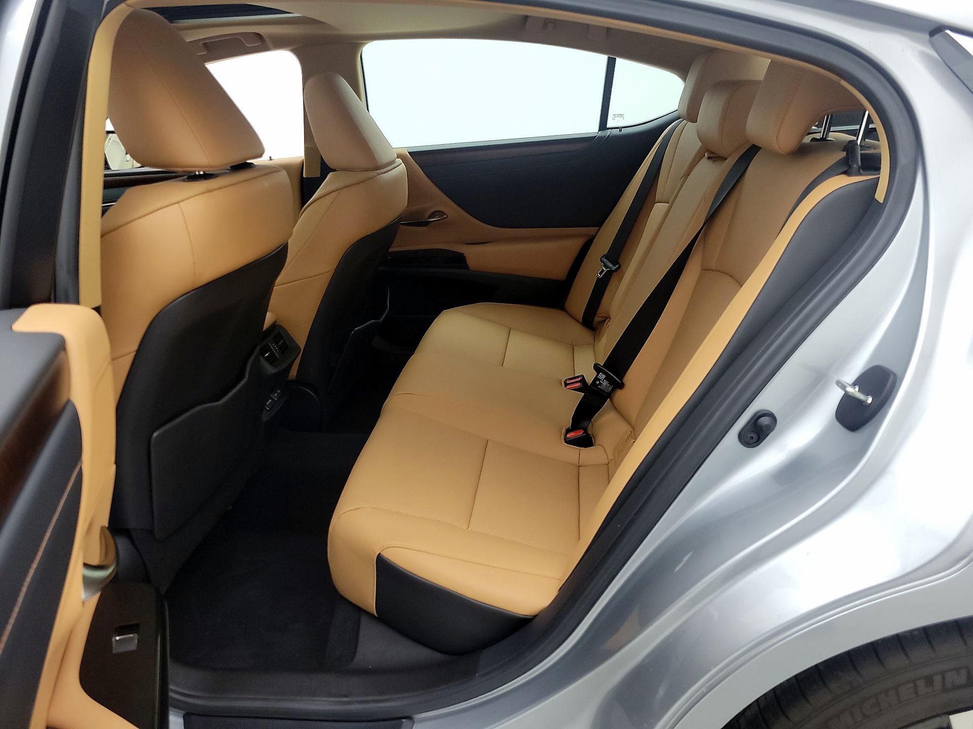 Thumbnail: 2025 Lexus ES - 19