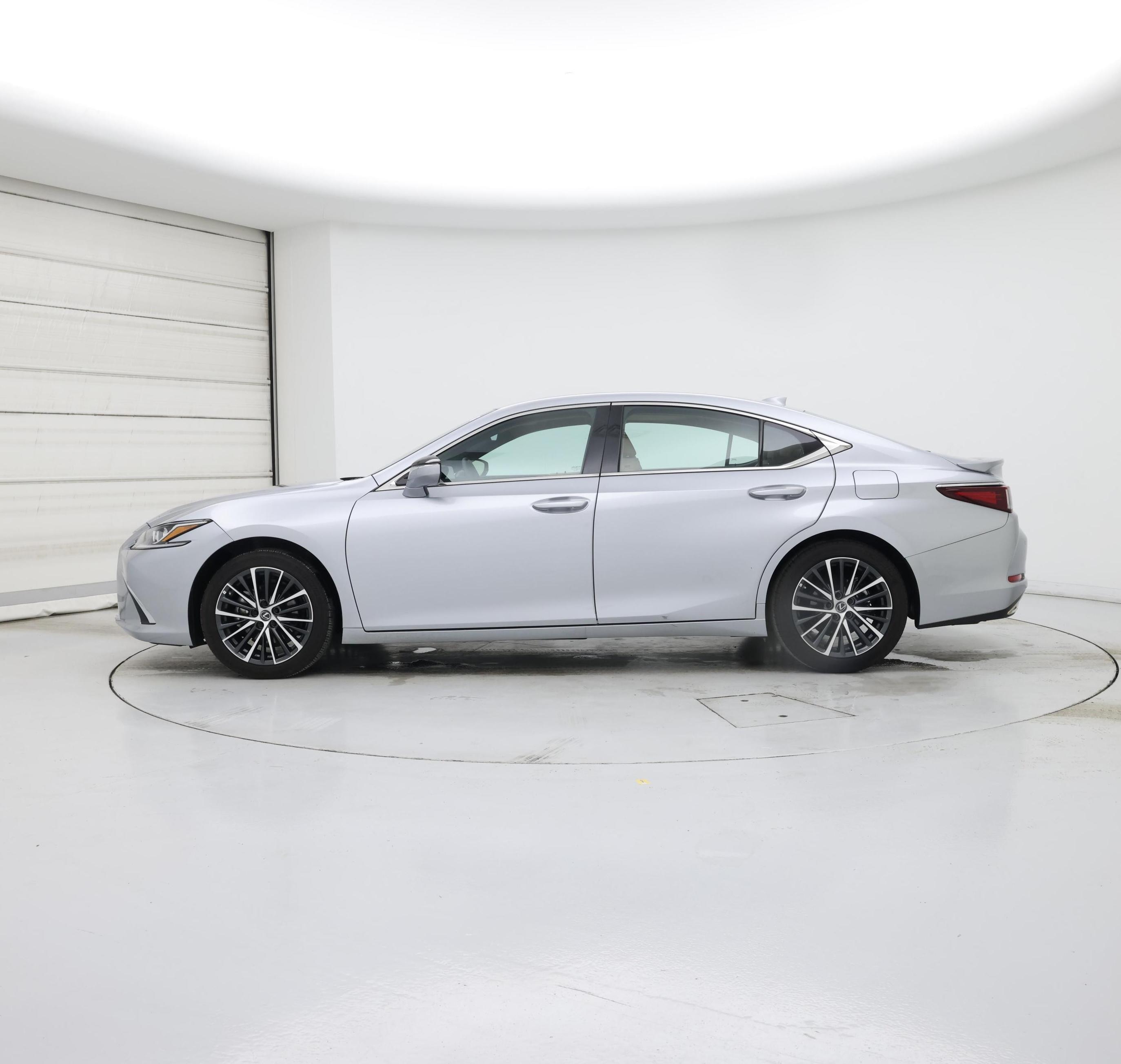 Thumbnail: 2025 Lexus ES - 3