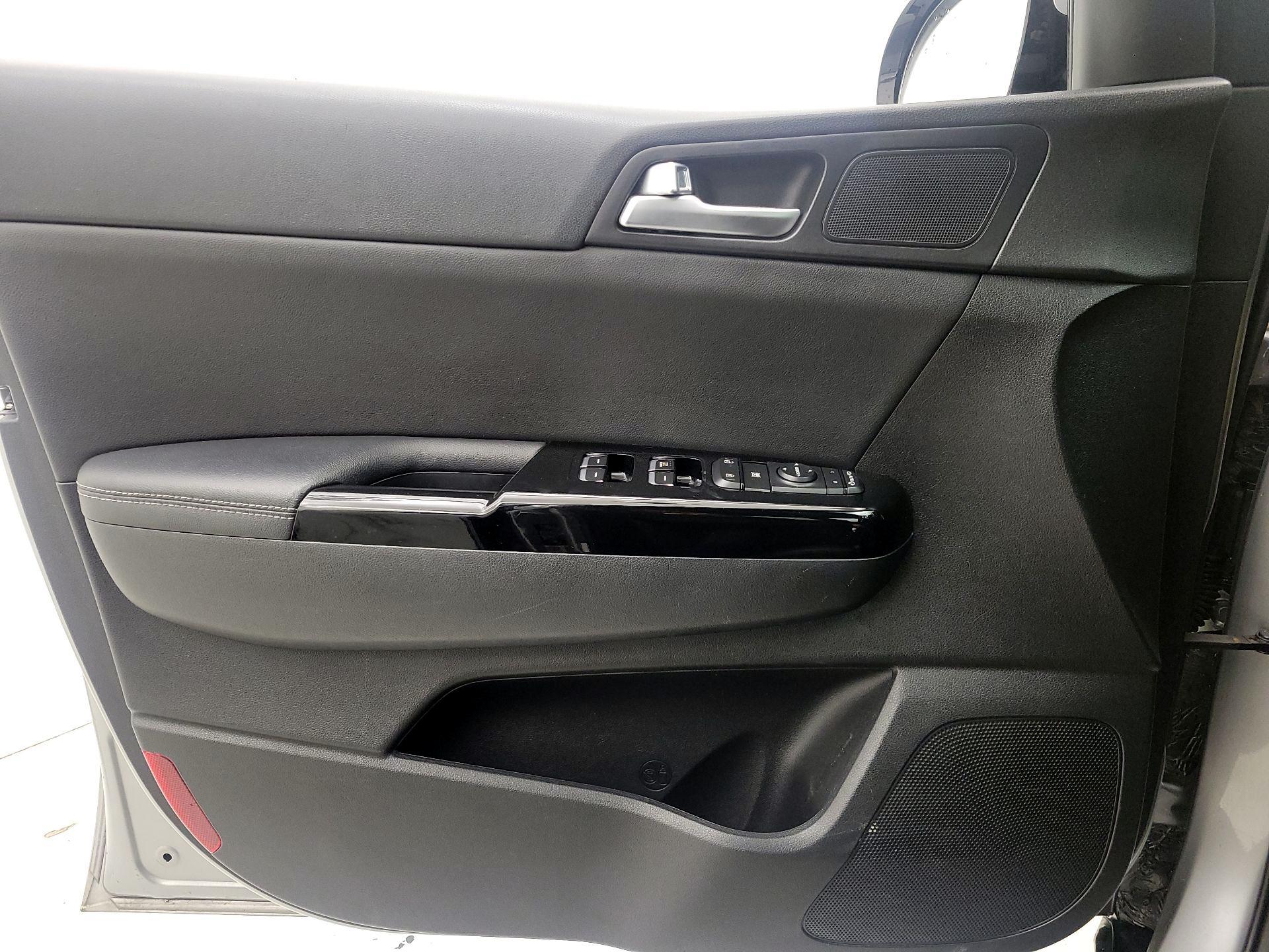 Thumbnail: 2020 Kia Sportage - 12