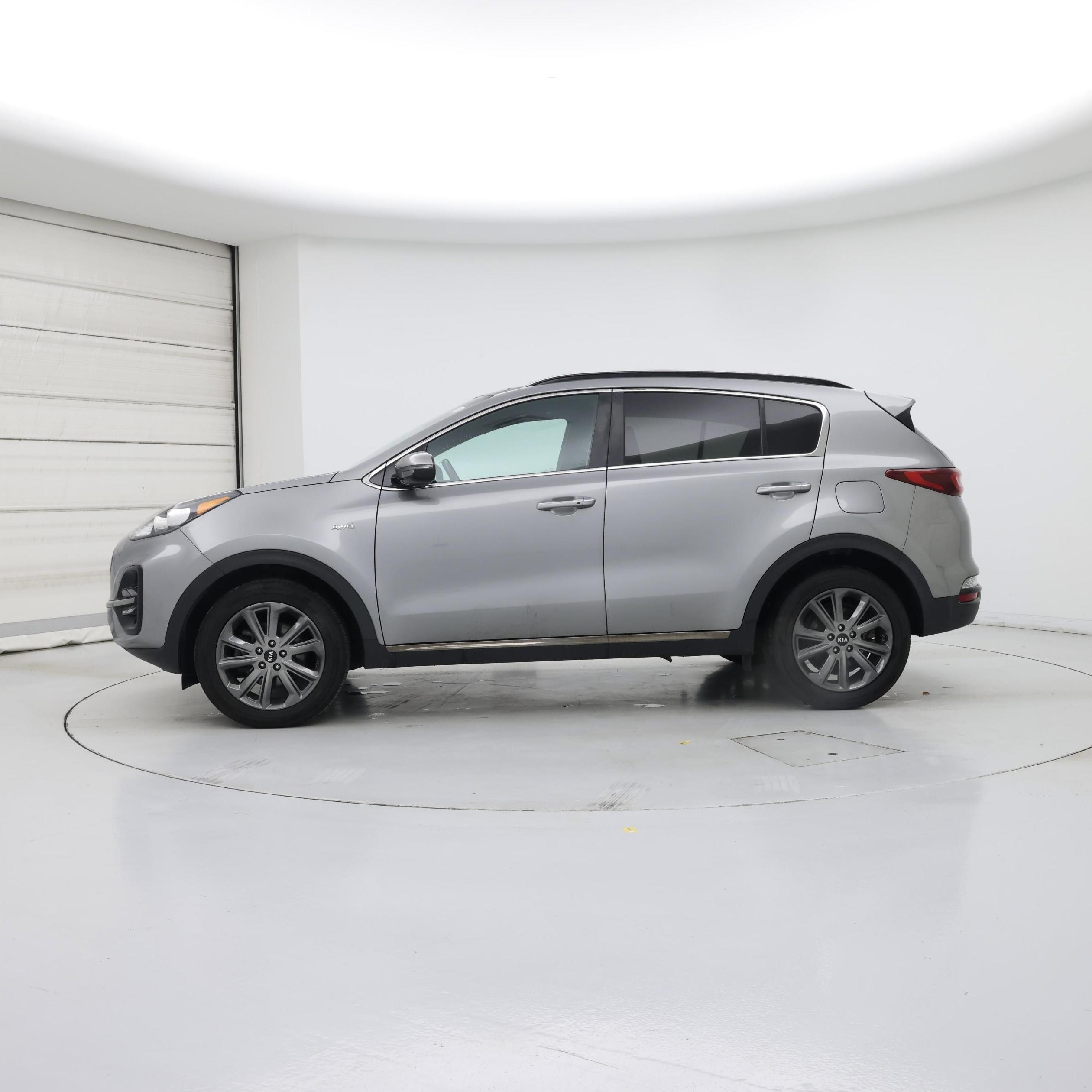 Thumbnail: 2020 Kia Sportage - 3