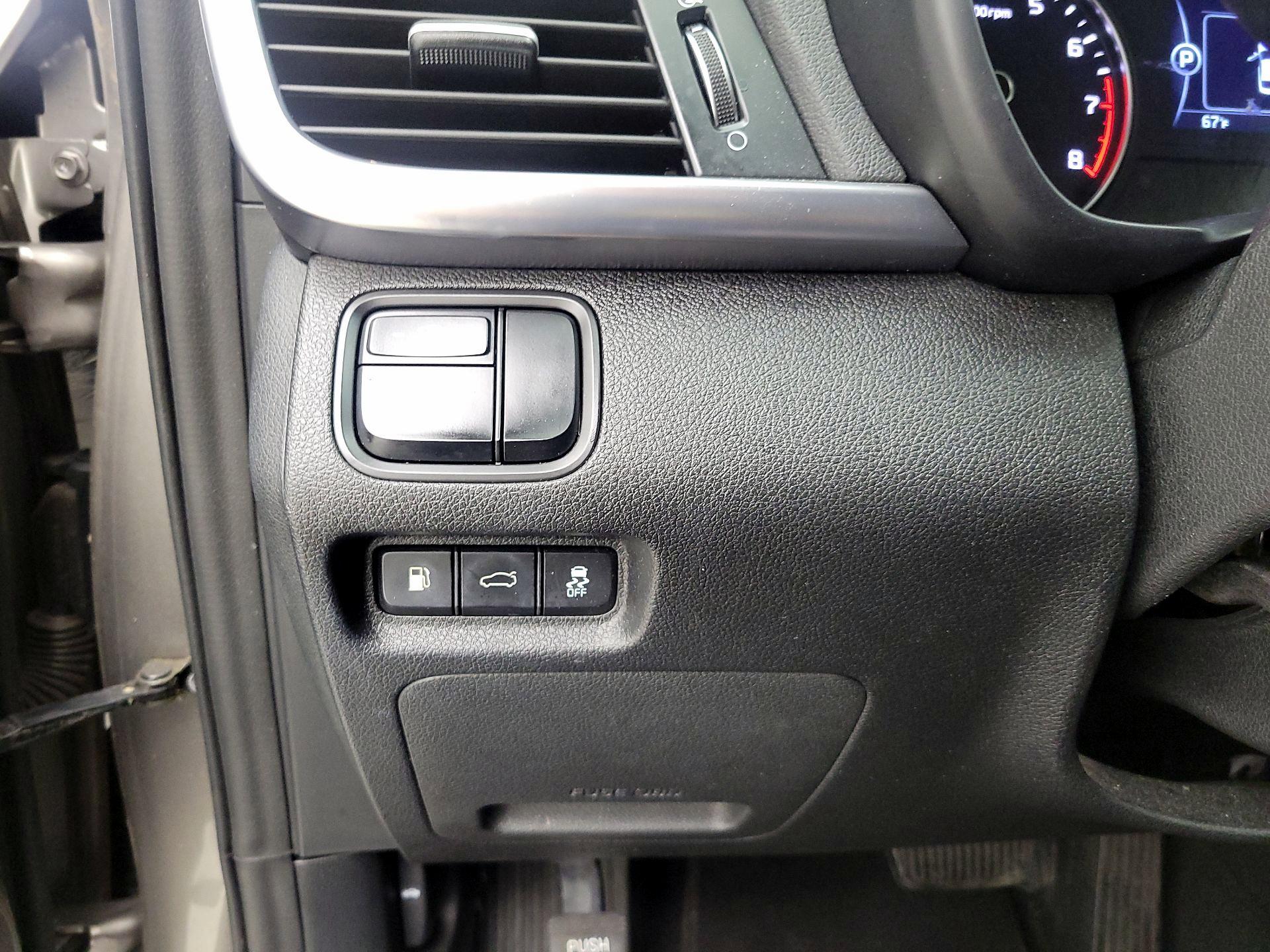 Thumbnail: 2016 Kia Optima - 13