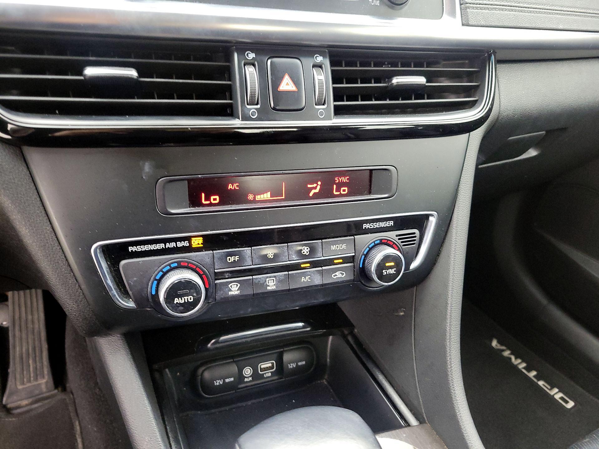 Thumbnail: 2016 Kia Optima - 16