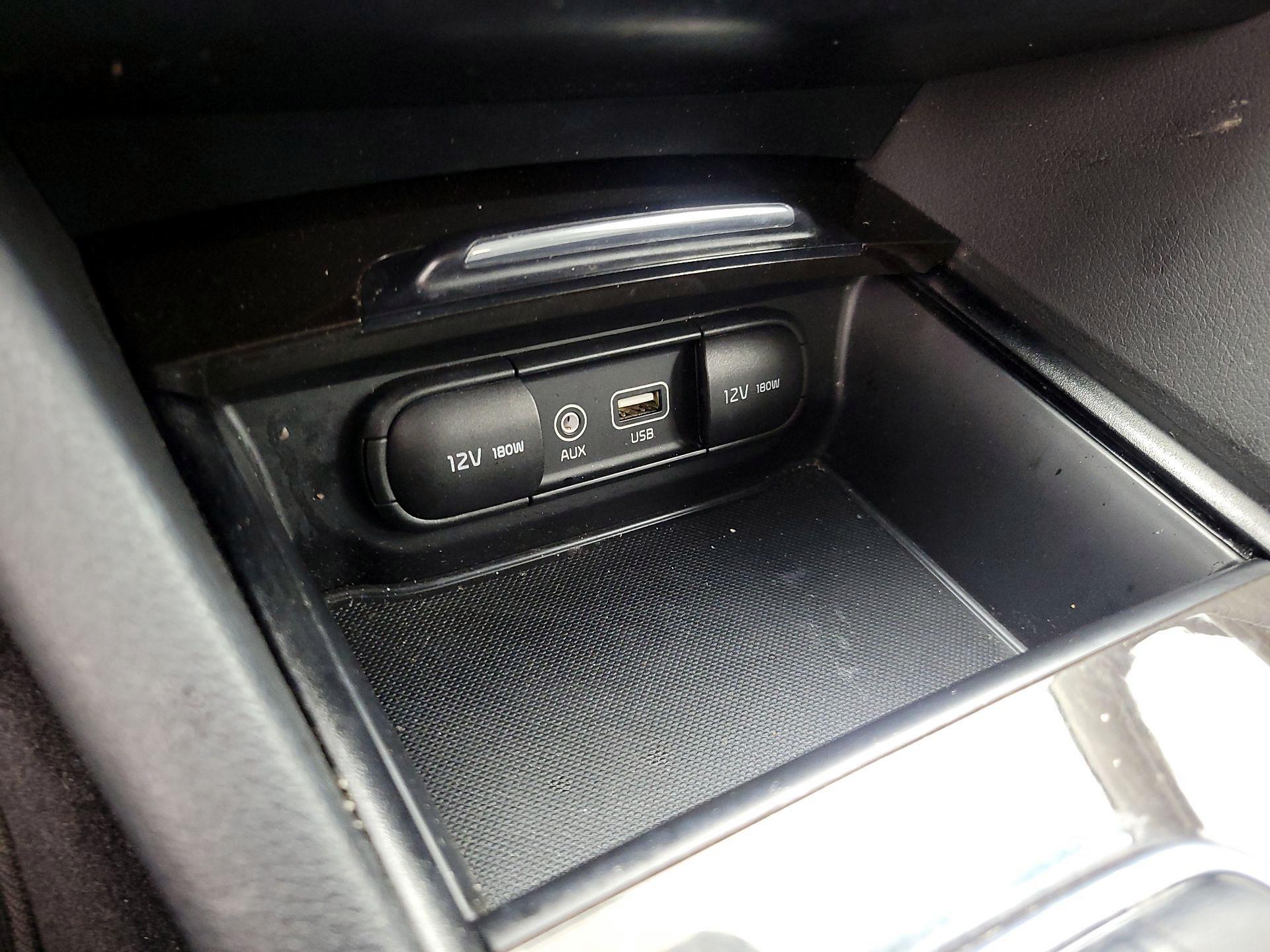 Thumbnail: 2016 Kia Optima - 18