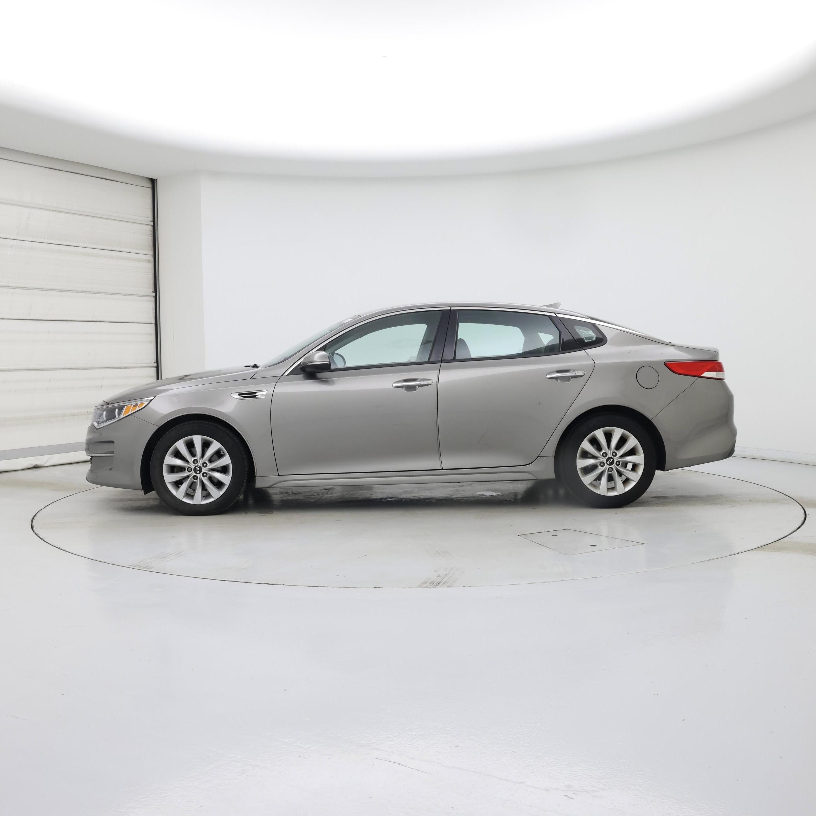 Thumbnail: 2016 Kia Optima - 3