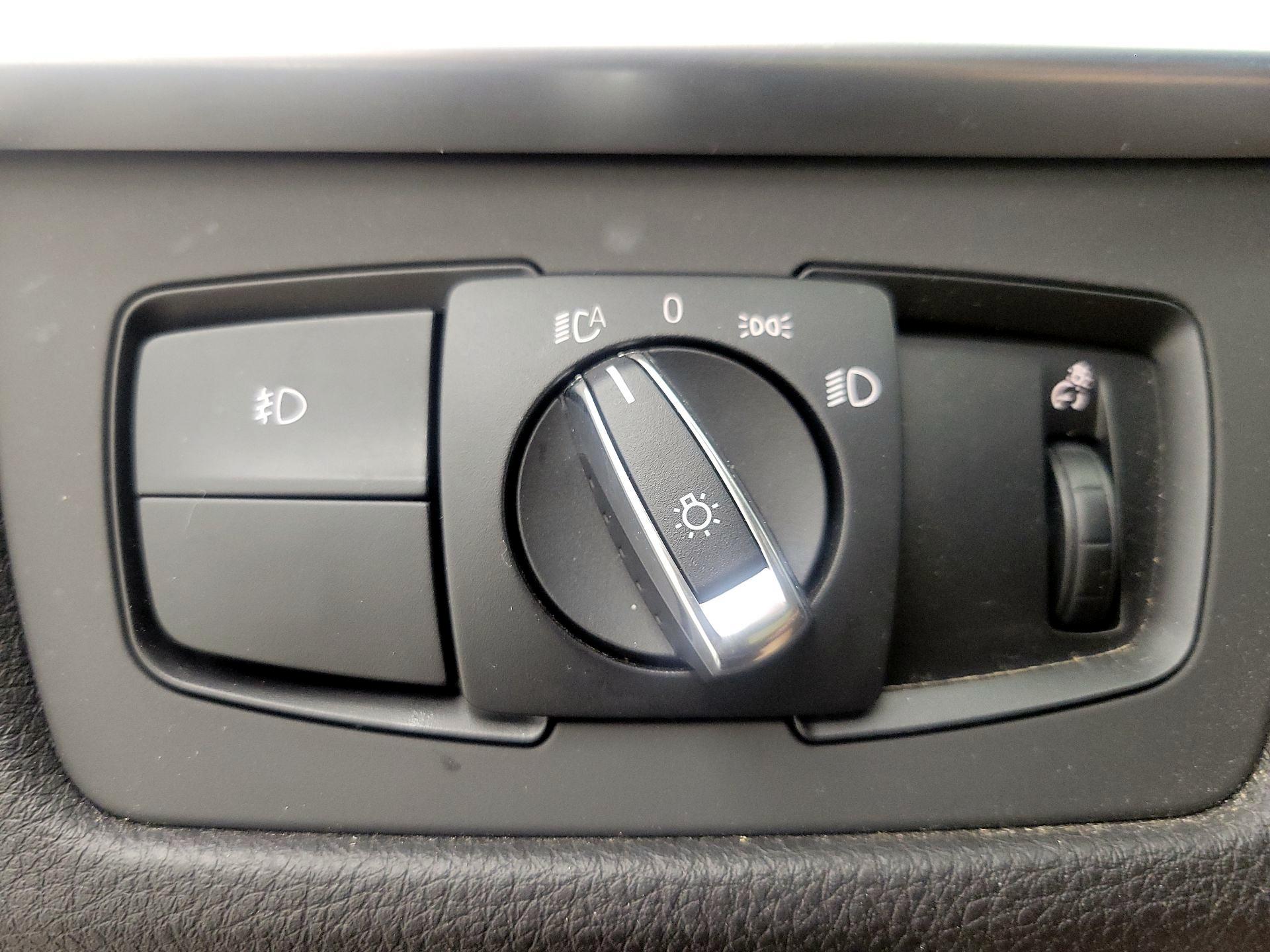 Thumbnail: 2016 BMW 3 Series - 13