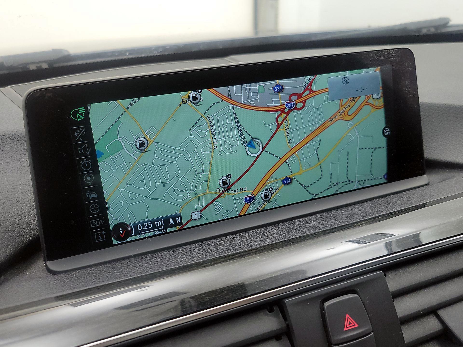 Thumbnail: 2016 BMW 3 Series - 14