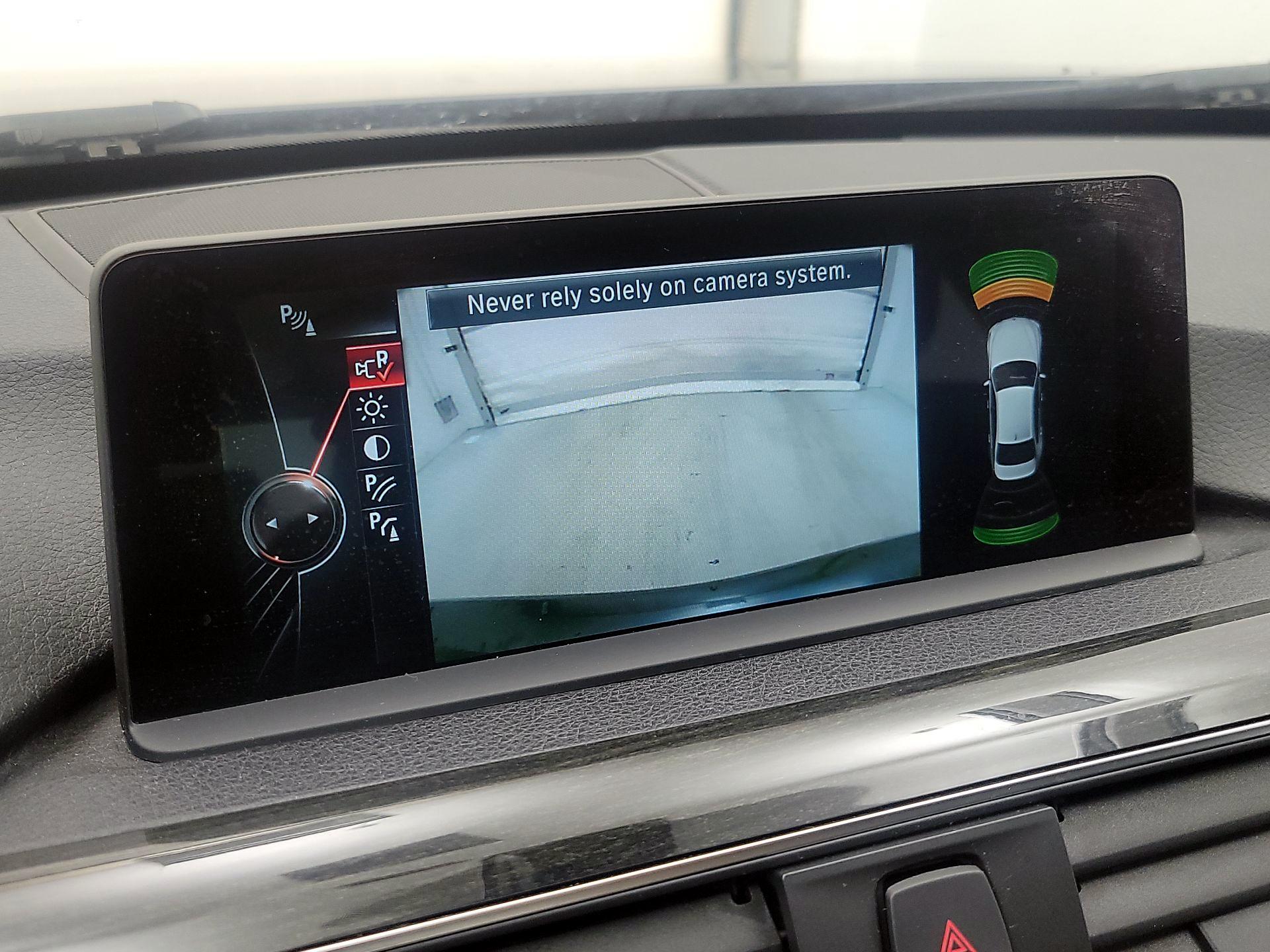 Thumbnail: 2016 BMW 3 Series - 15