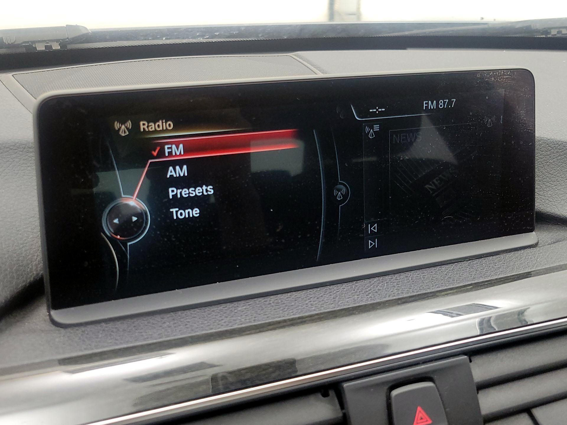 Thumbnail: 2016 BMW 3 Series - 16