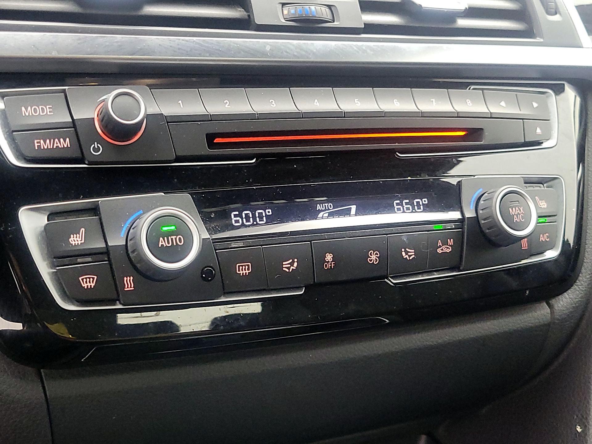 Thumbnail: 2016 BMW 3 Series - 17