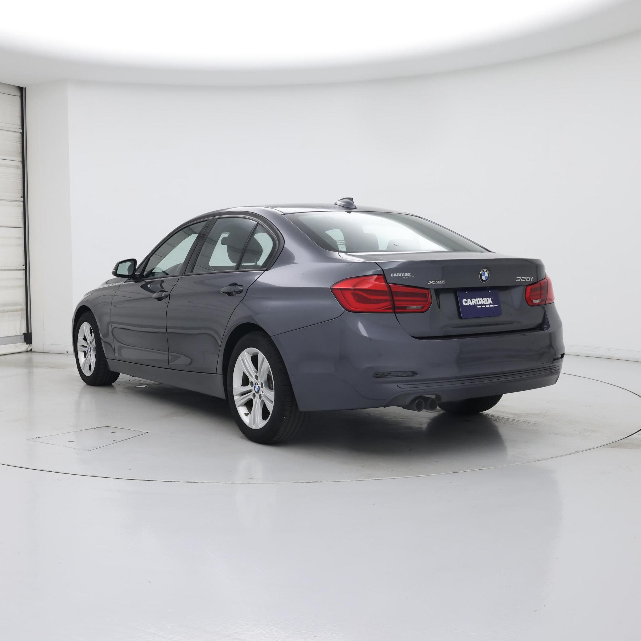 Thumbnail: 2016 BMW 3 Series - 2