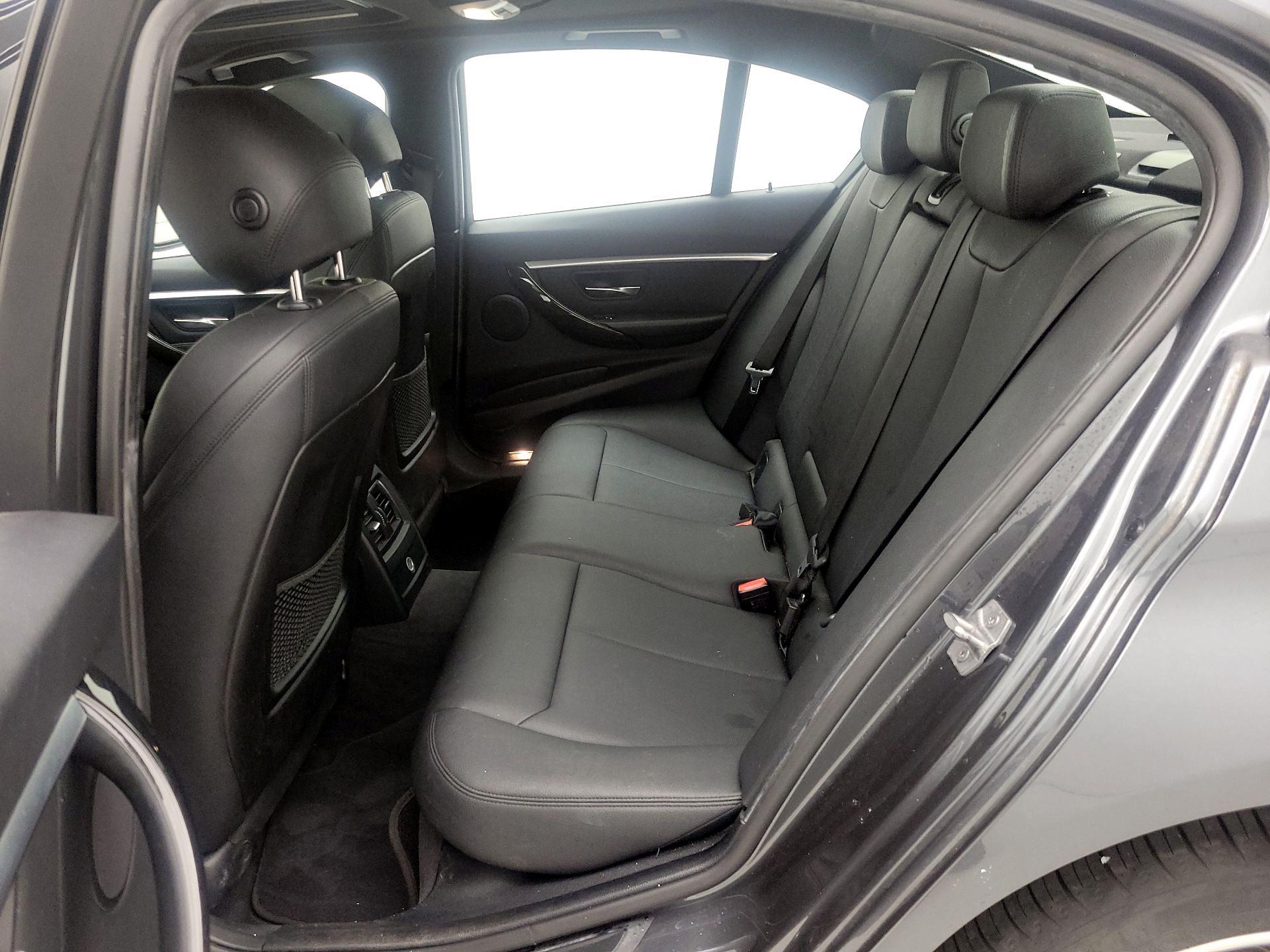 Thumbnail: 2016 BMW 3 Series - 20