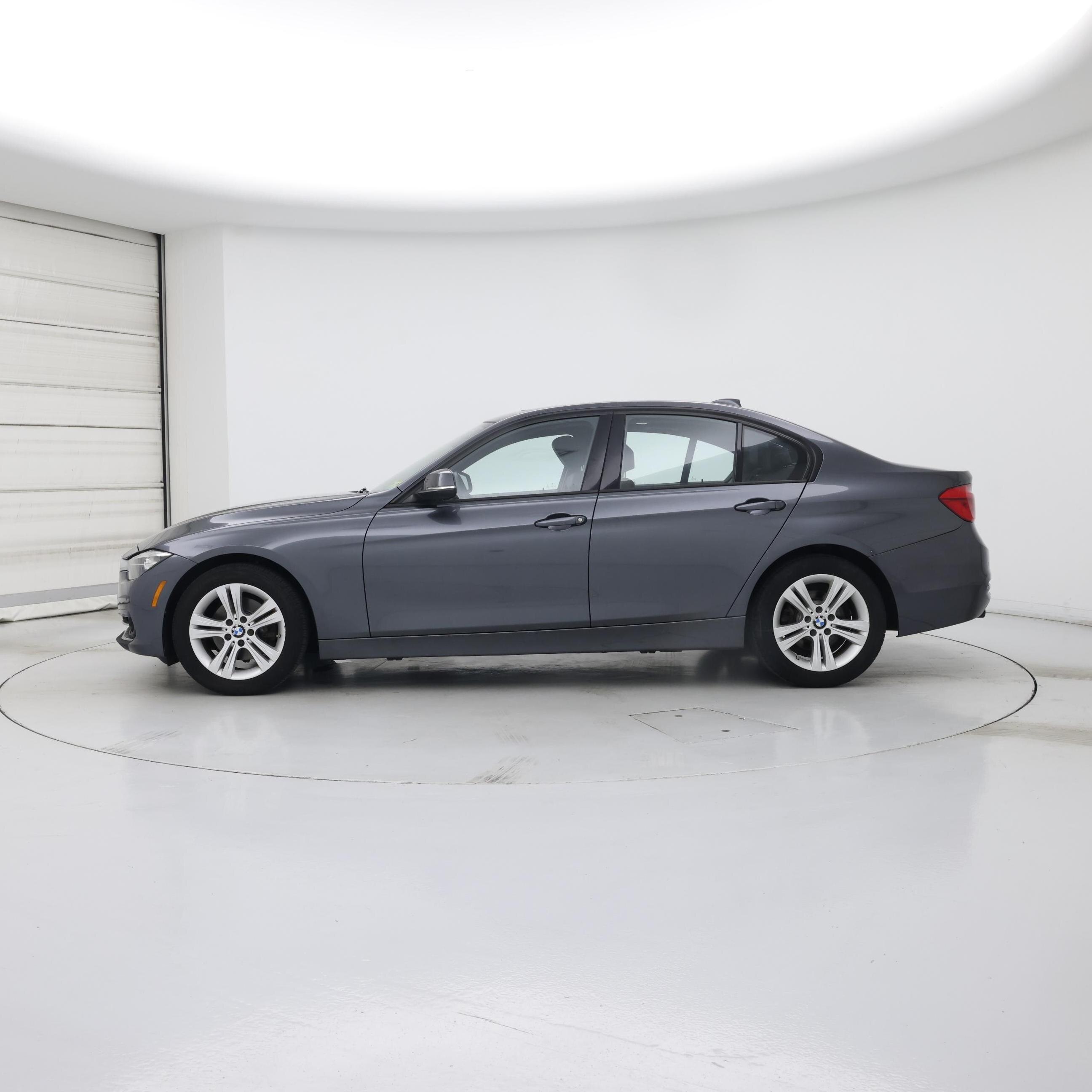 Thumbnail: 2016 BMW 3 Series - 3