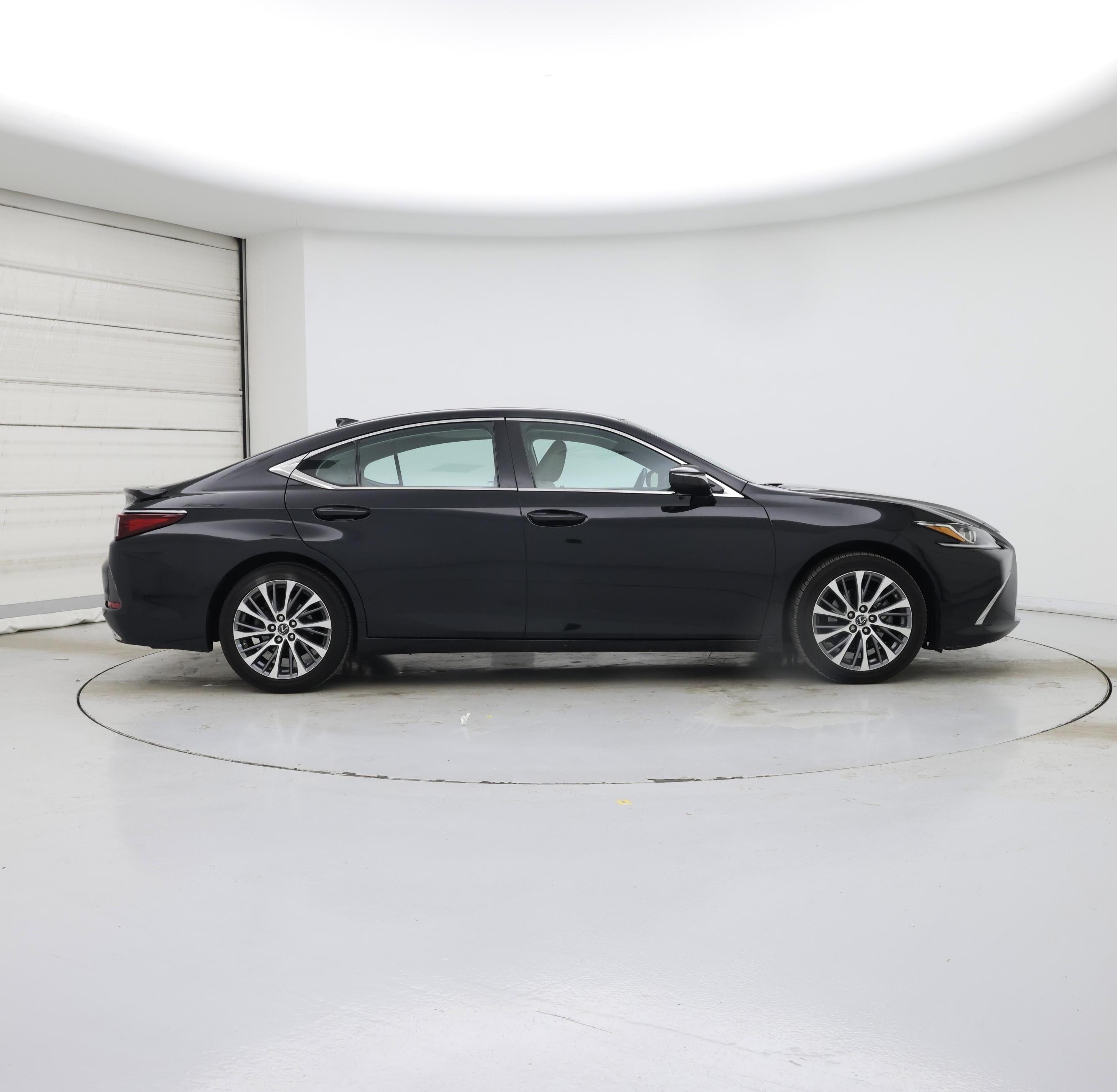 Thumbnail: 2020 Lexus ES - 7