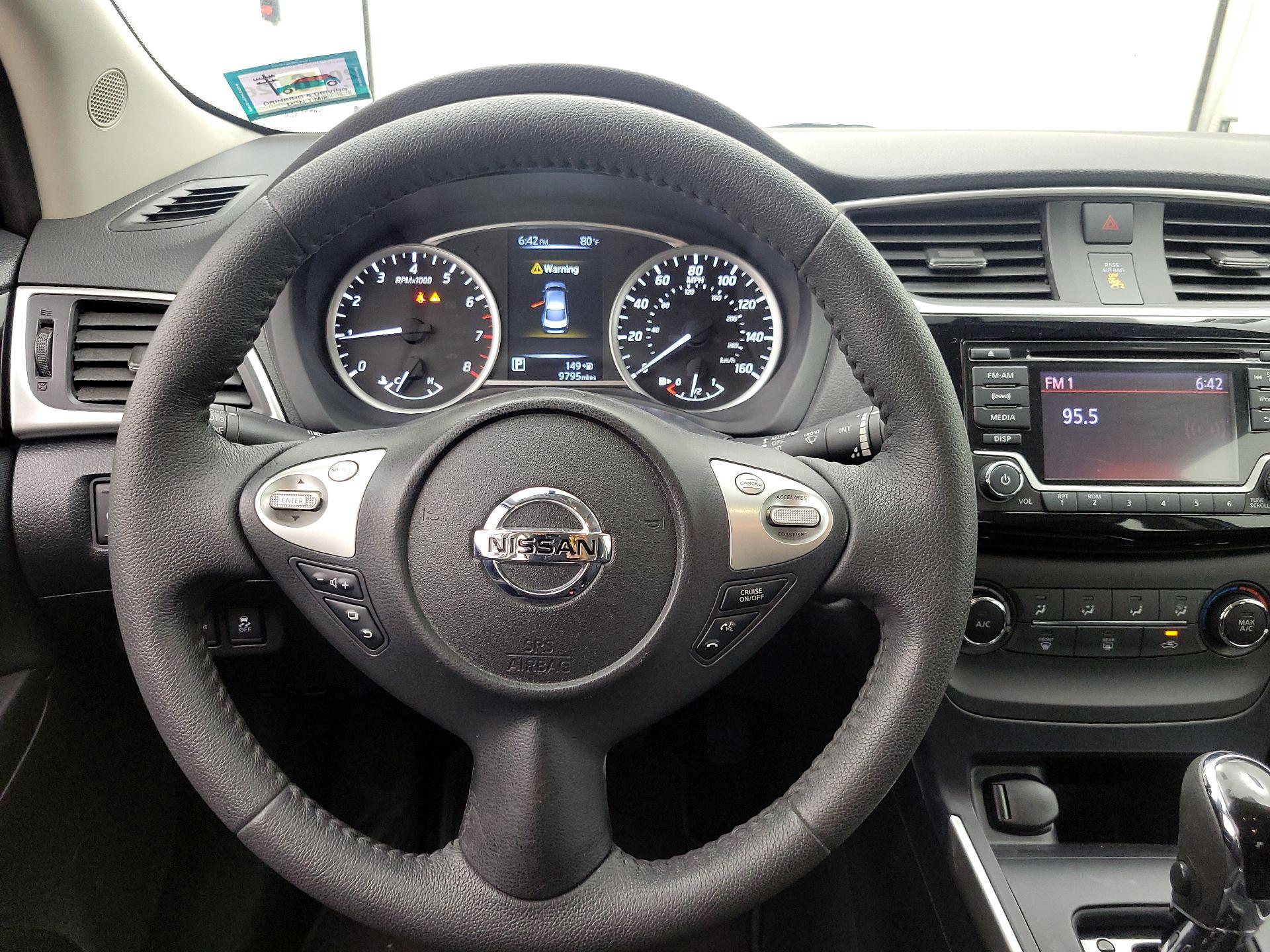 Thumbnail: 2017 Nissan Sentra - 10