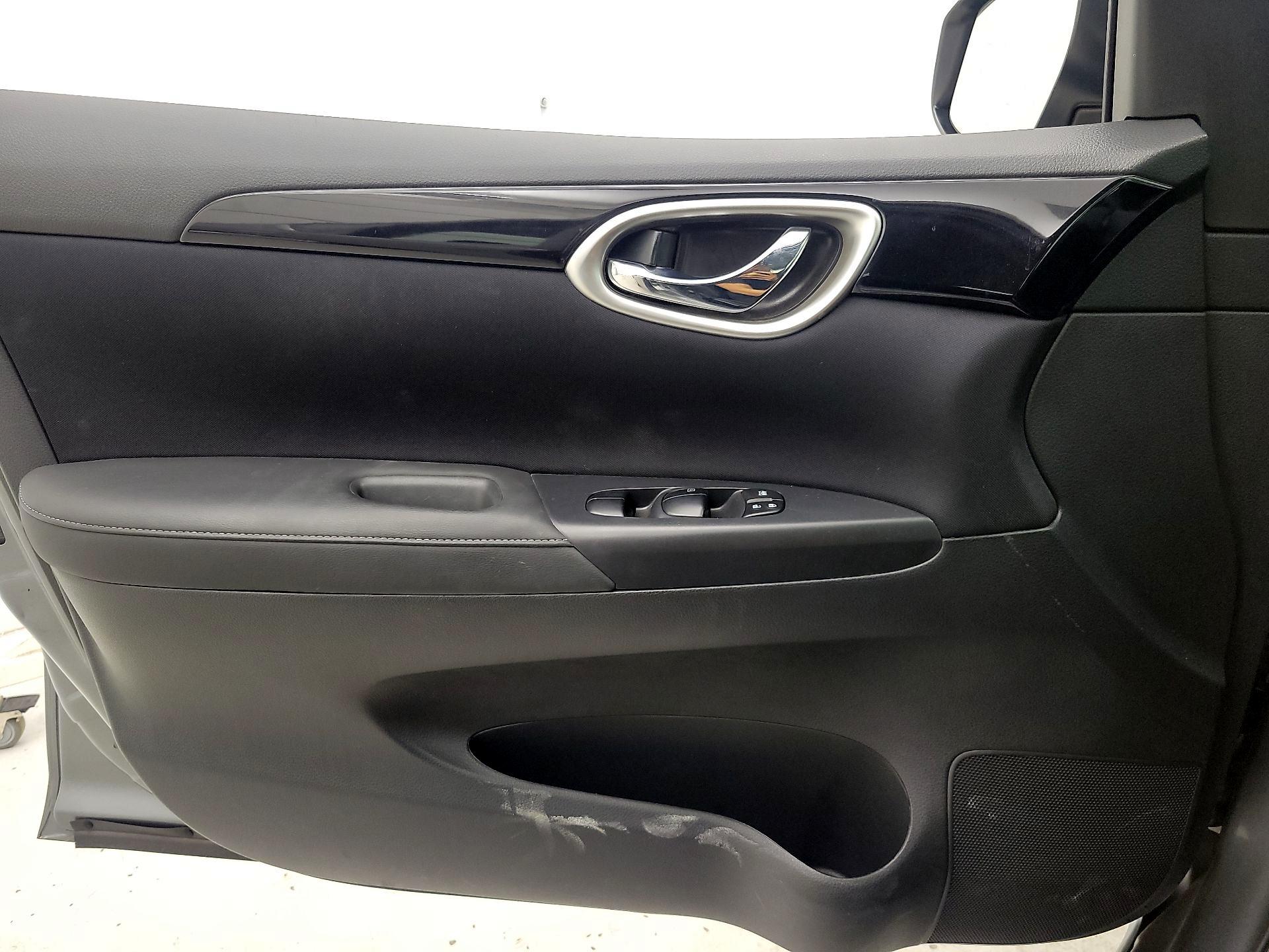 Thumbnail: 2017 Nissan Sentra - 12