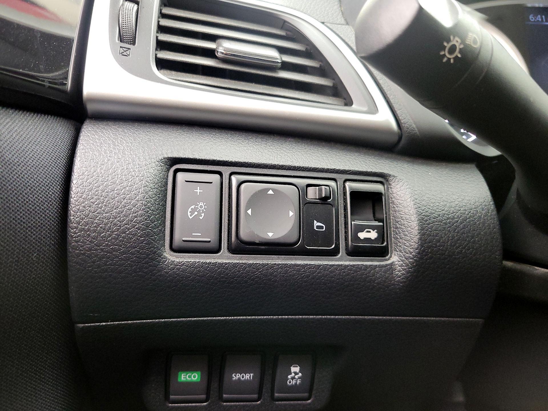 Thumbnail: 2017 Nissan Sentra - 13