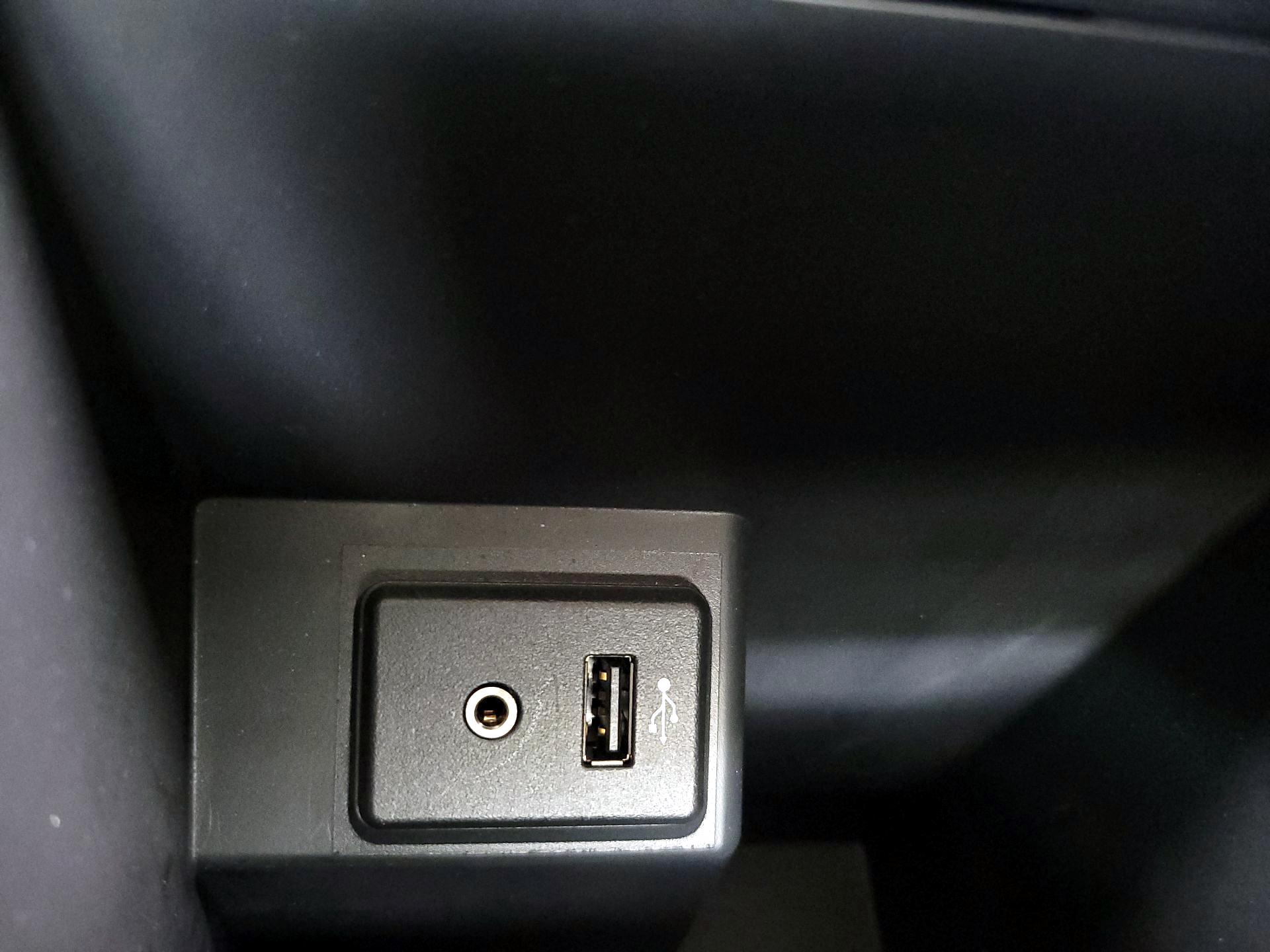 Thumbnail: 2017 Nissan Sentra - 18