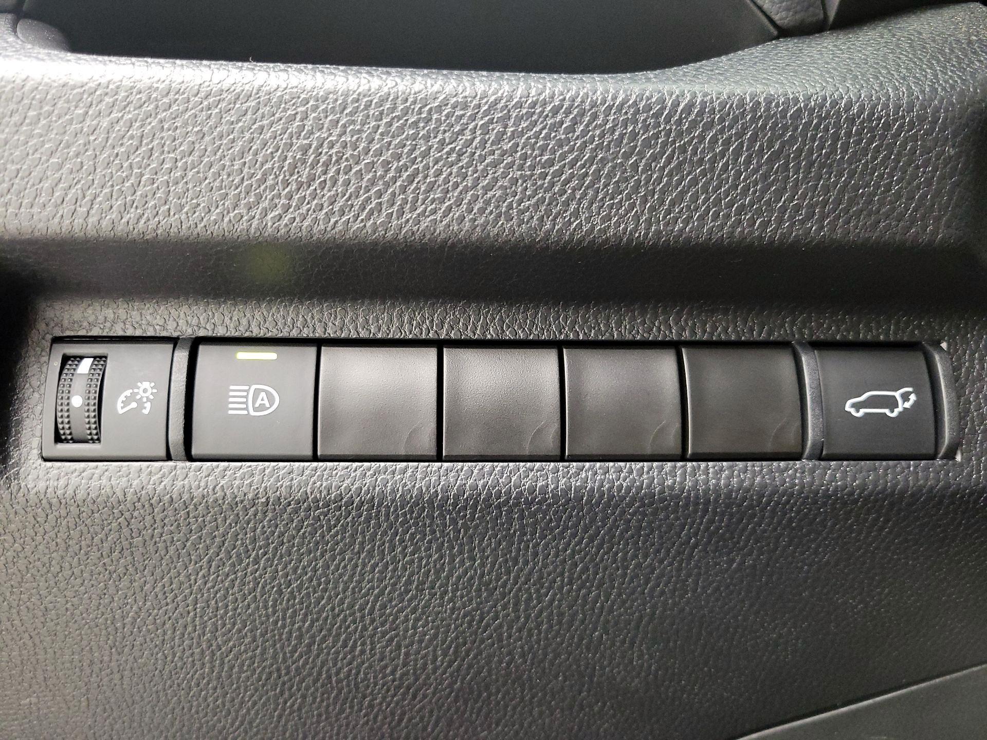 Thumbnail: 2023 Toyota RAV4 - 13