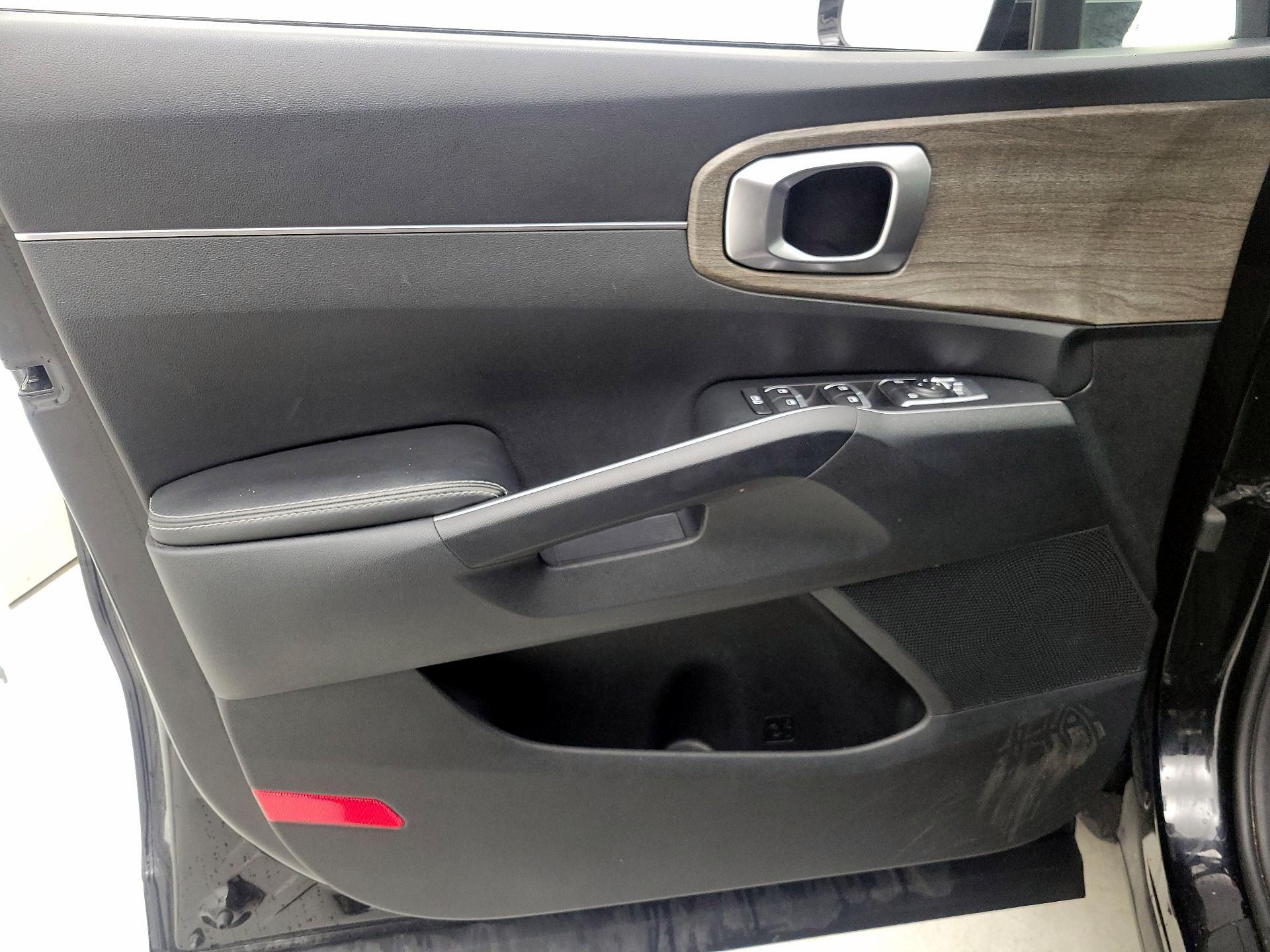 Thumbnail: 2022 Kia Sorento - 12