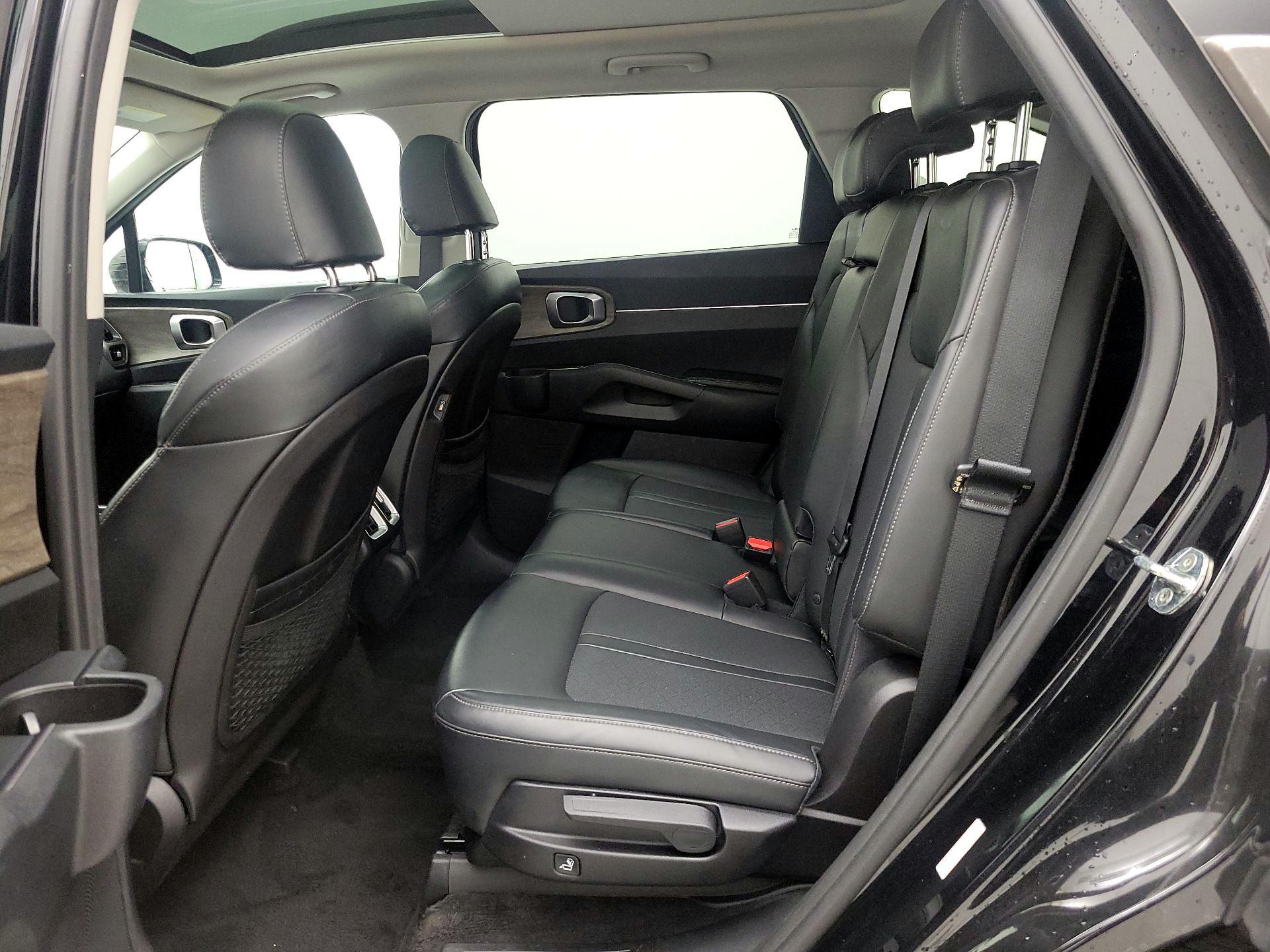 Thumbnail: 2022 Kia Sorento - 18