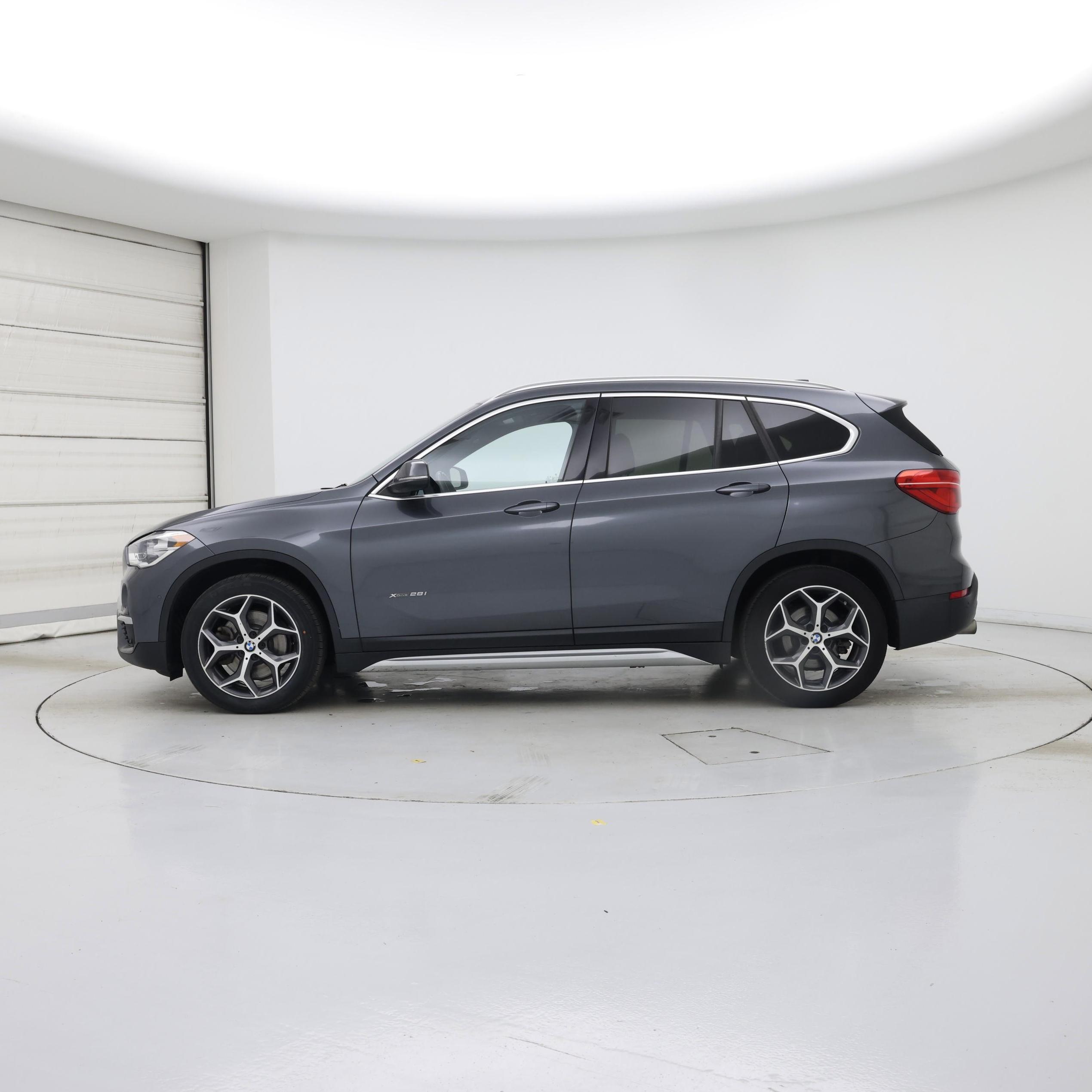 Thumbnail: 2017 BMW X1 - 3