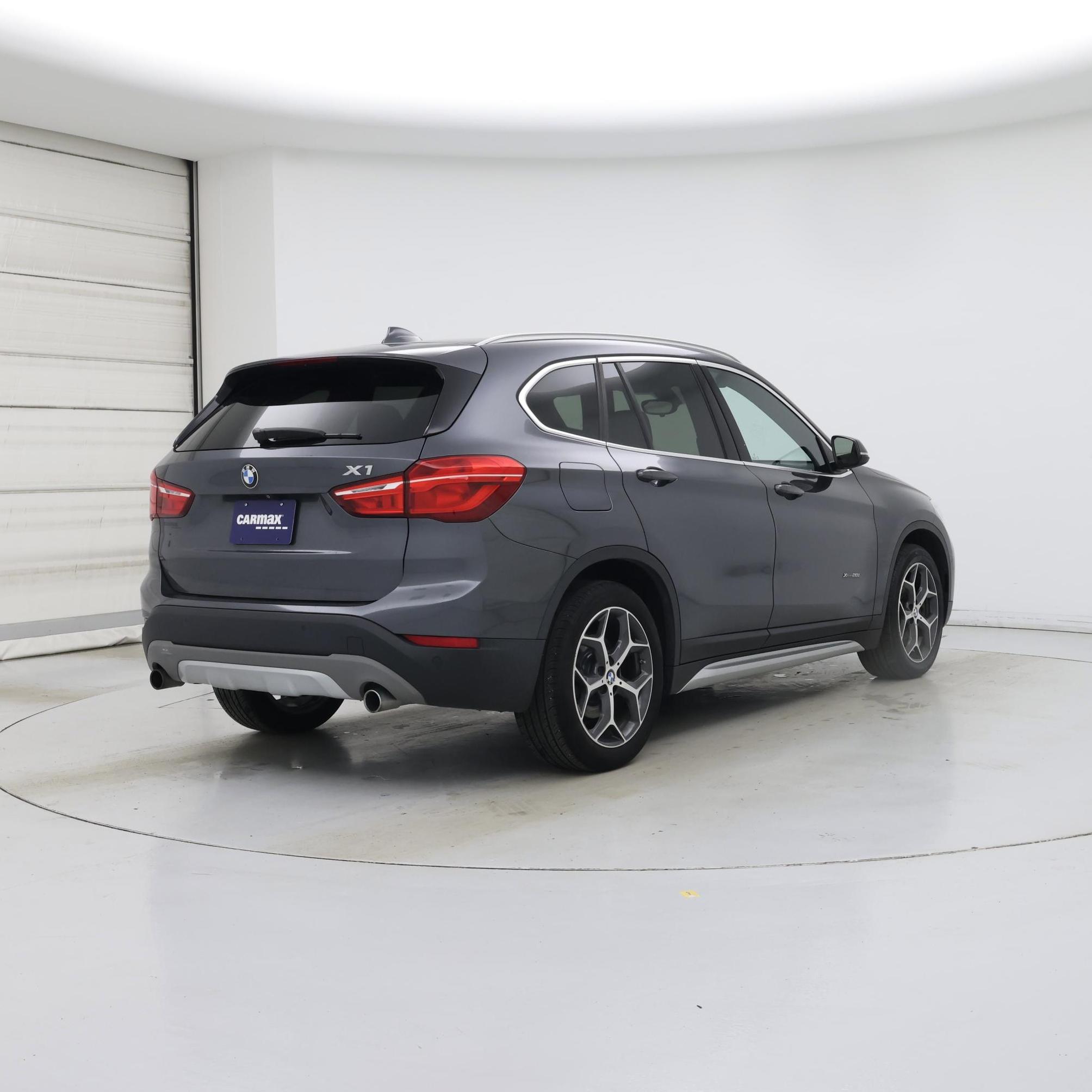Thumbnail: 2017 BMW X1 - 8