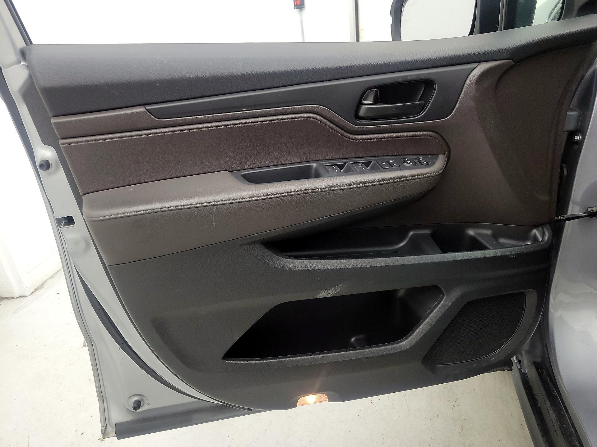 Thumbnail: 2021 Honda Odyssey - 12