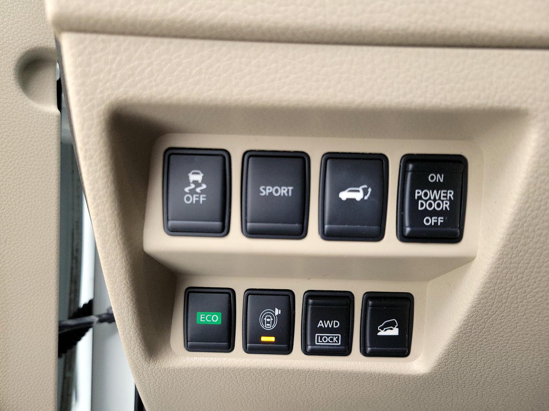 Thumbnail: 2016 Nissan Rogue - 13