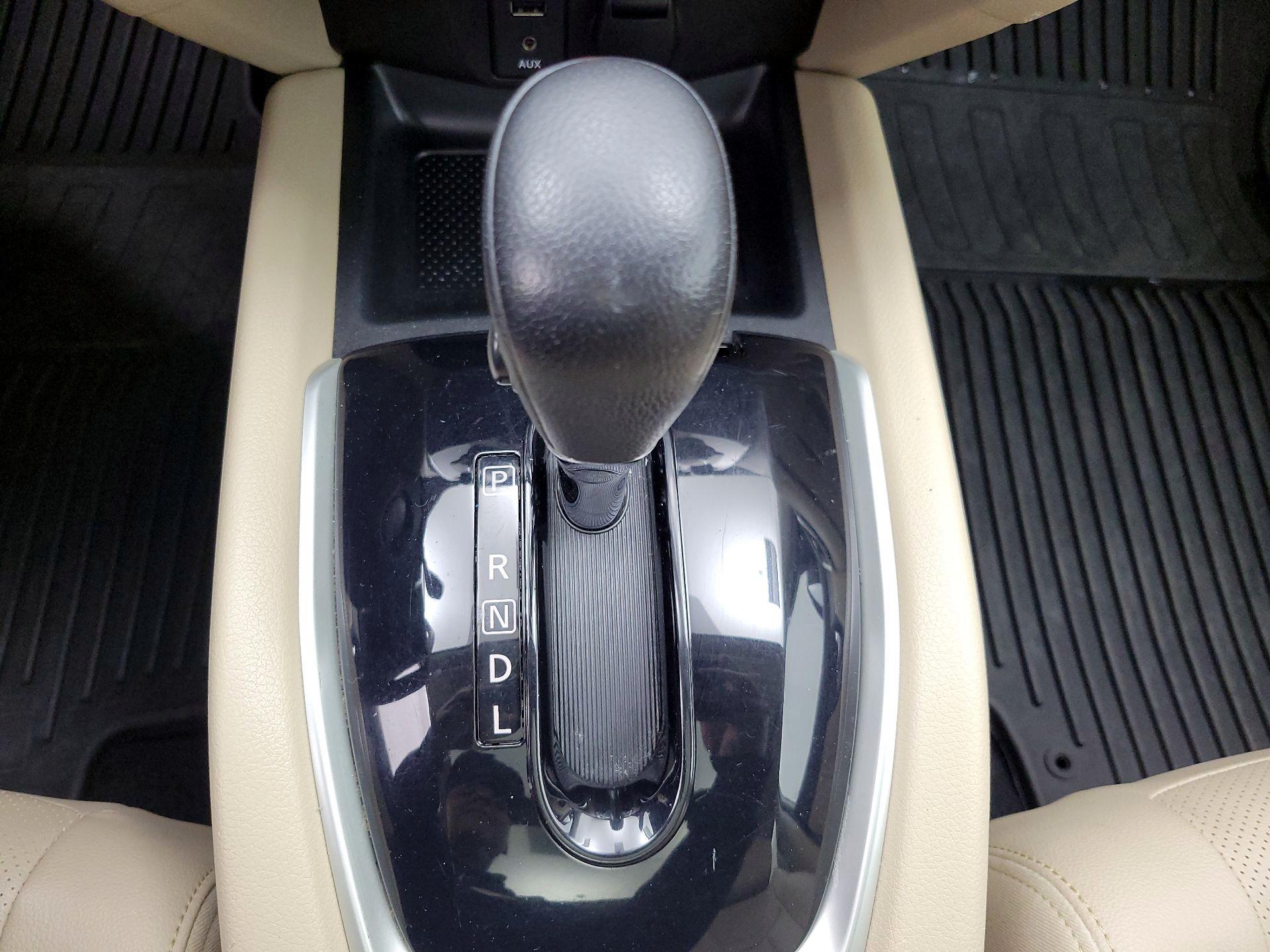 Thumbnail: 2016 Nissan Rogue - 18