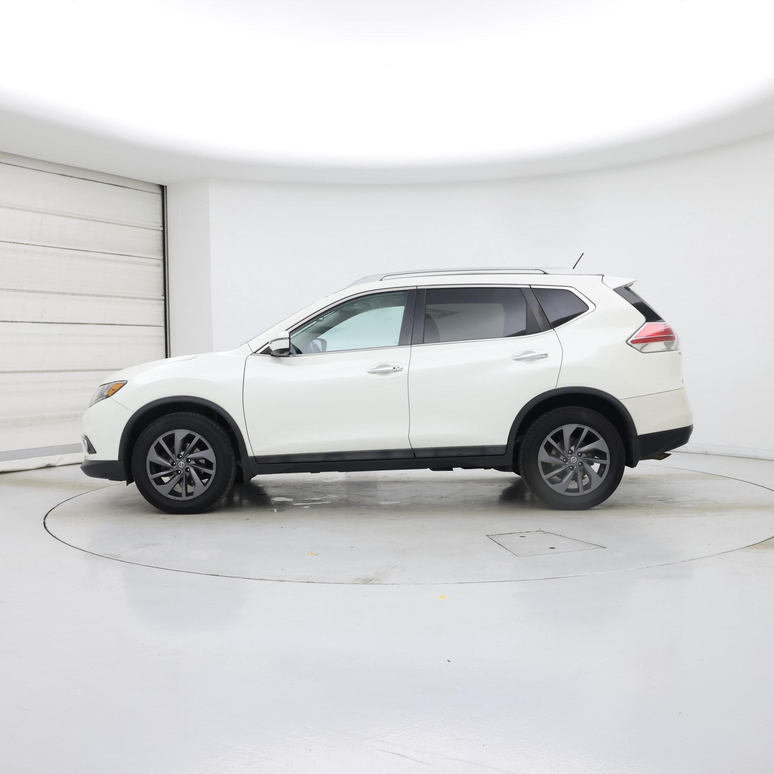 Thumbnail: 2016 Nissan Rogue - 3
