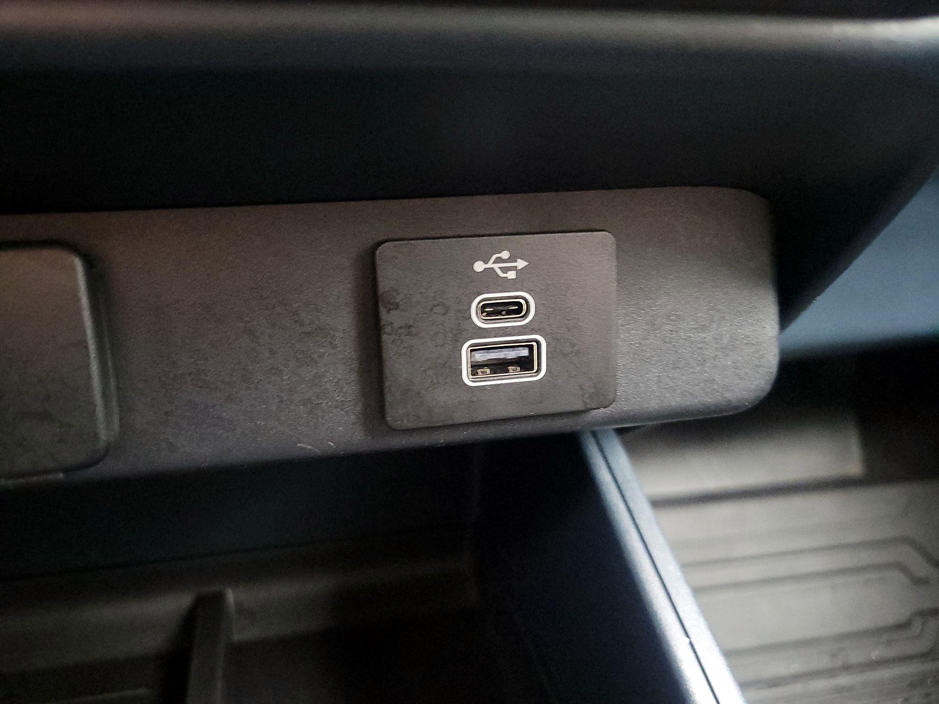 Thumbnail: 2025 Ford Maverick - 18