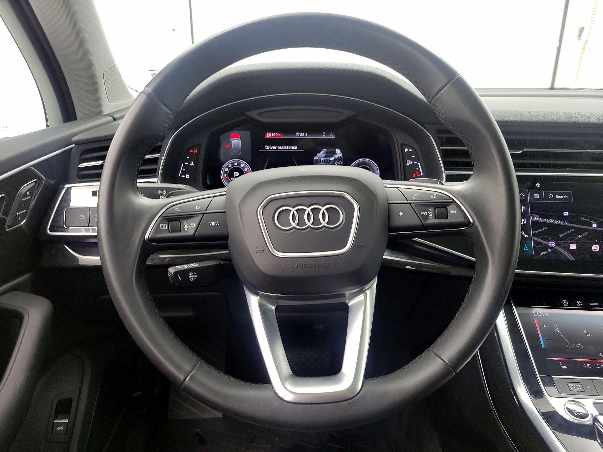 Thumbnail: 2021 Audi Q7 - 10