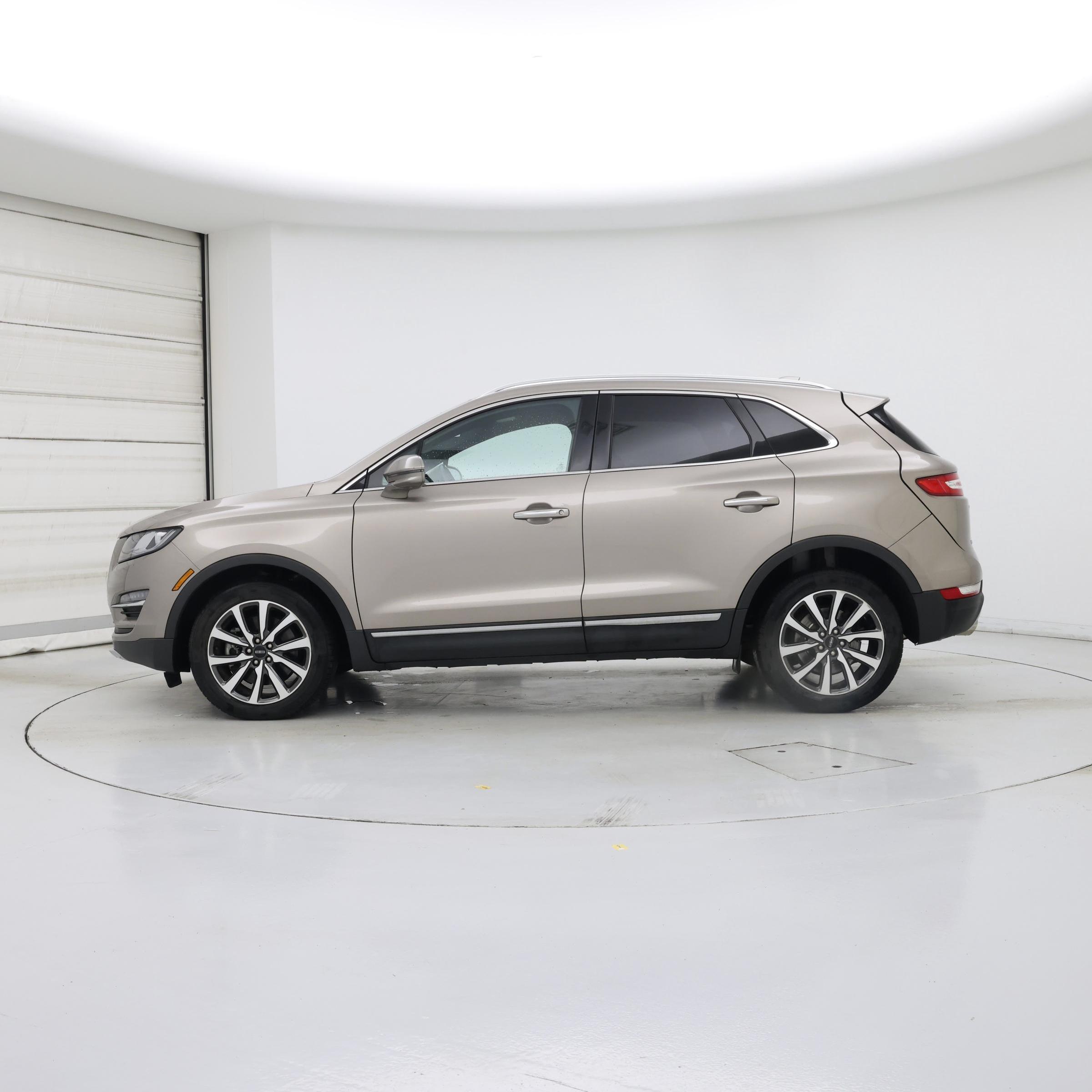 Thumbnail: 2019 Lincoln MKC - 3