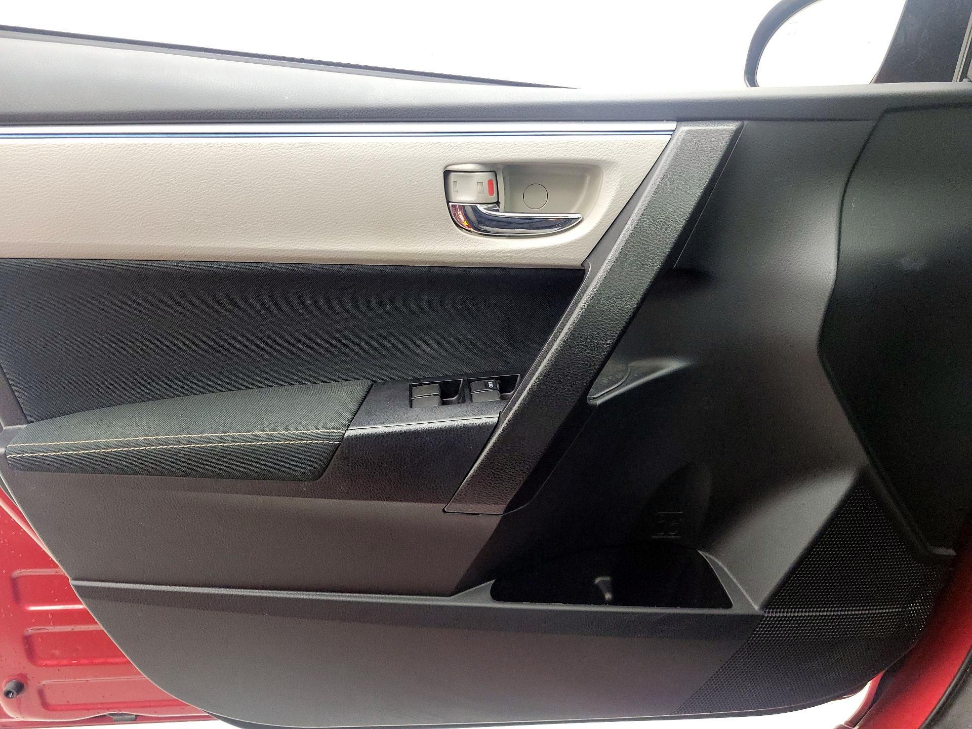 Thumbnail: 2016 Toyota Corolla - 12