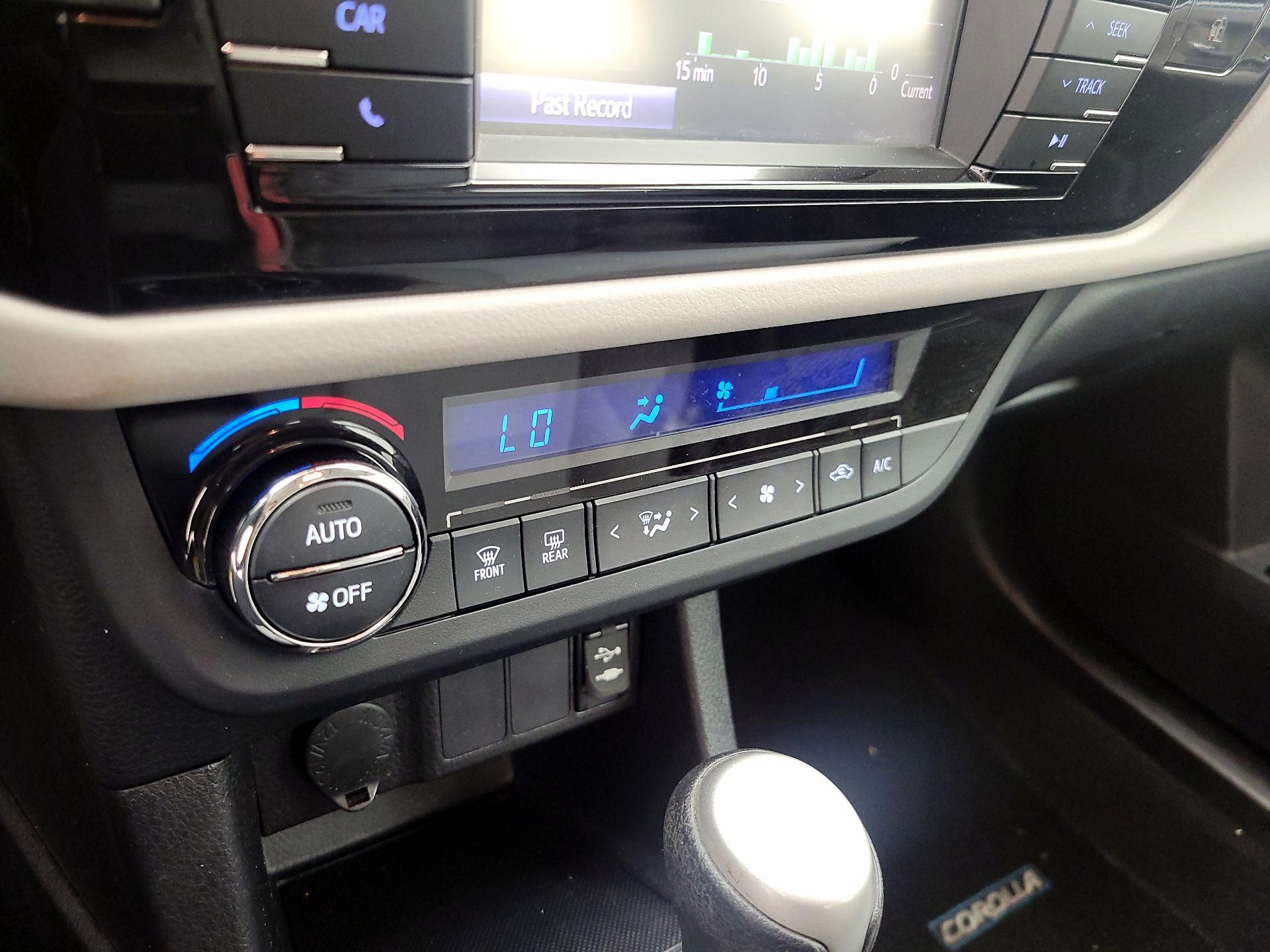 Thumbnail: 2016 Toyota Corolla - 16