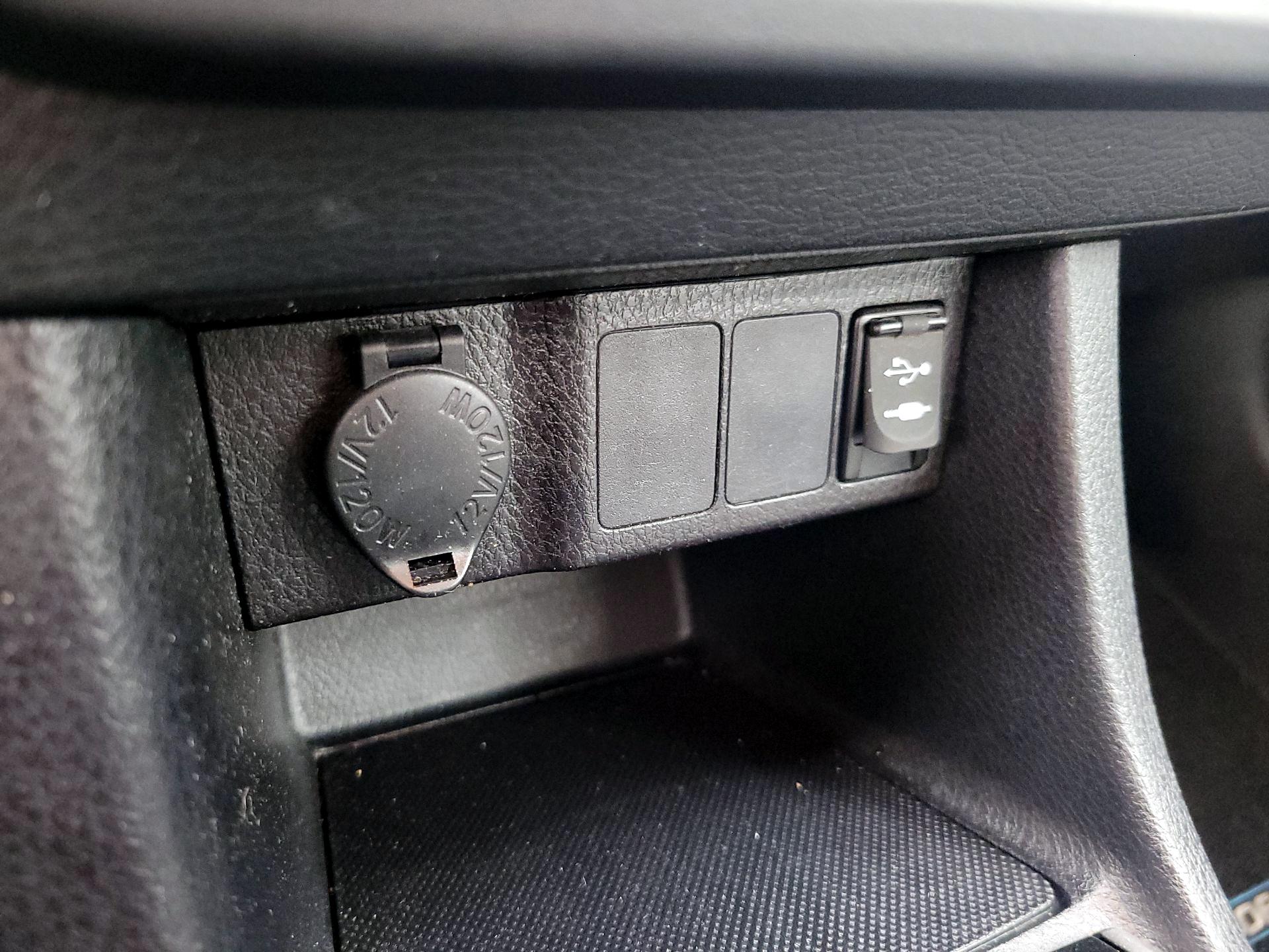 Thumbnail: 2016 Toyota Corolla - 18