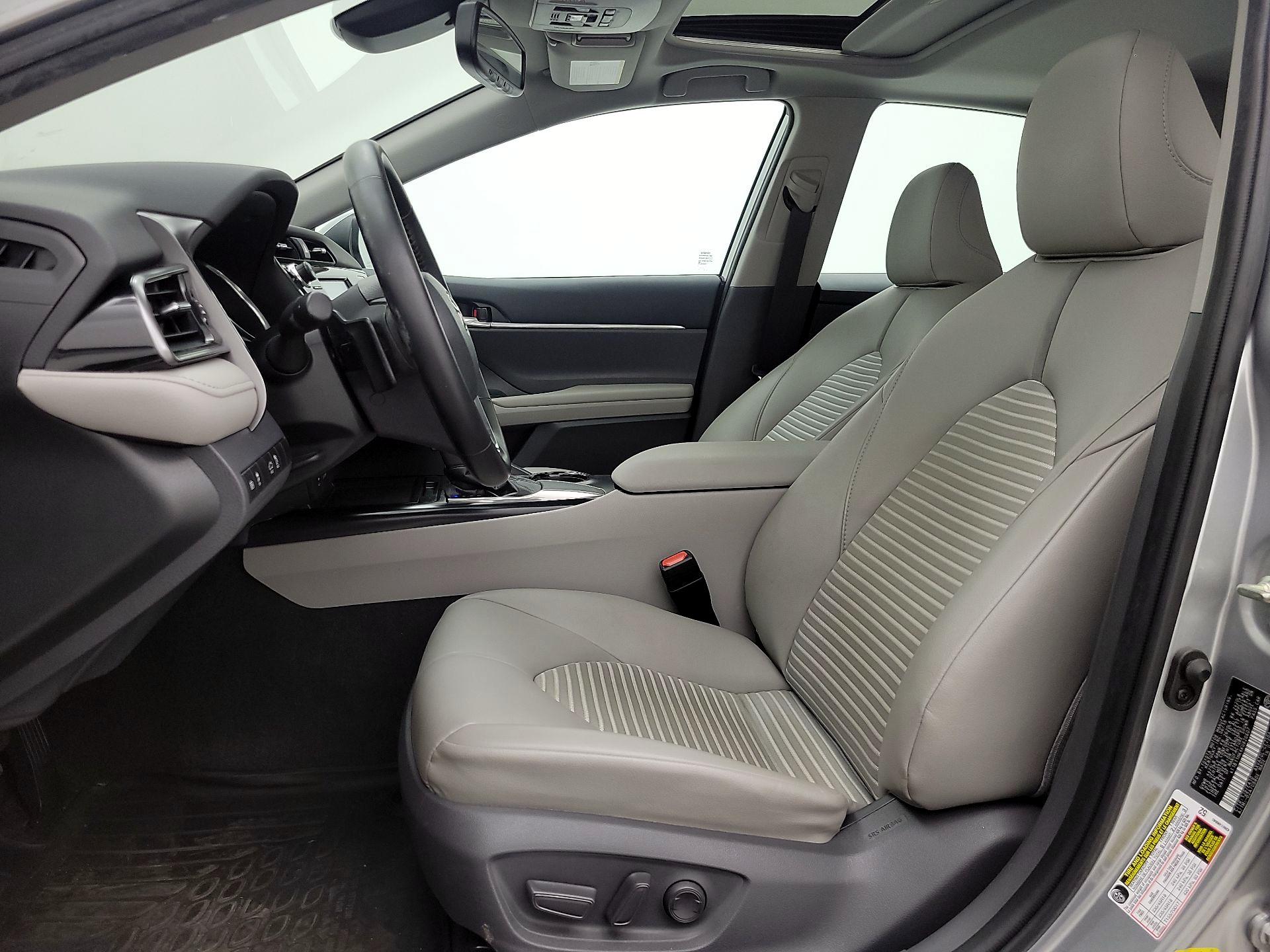 Thumbnail: 2019 Toyota Camry - 11