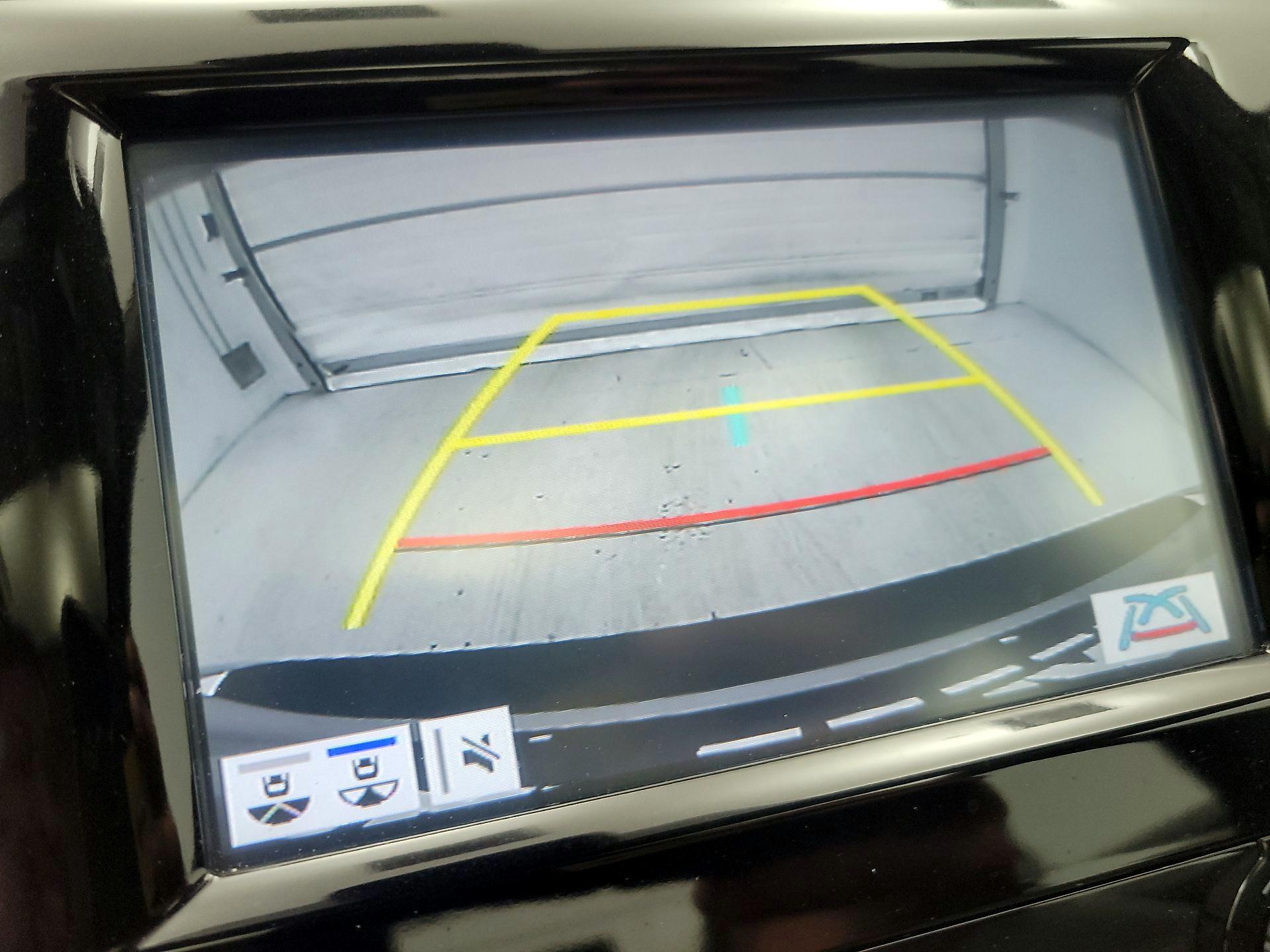 Thumbnail: 2019 Toyota Camry - 14