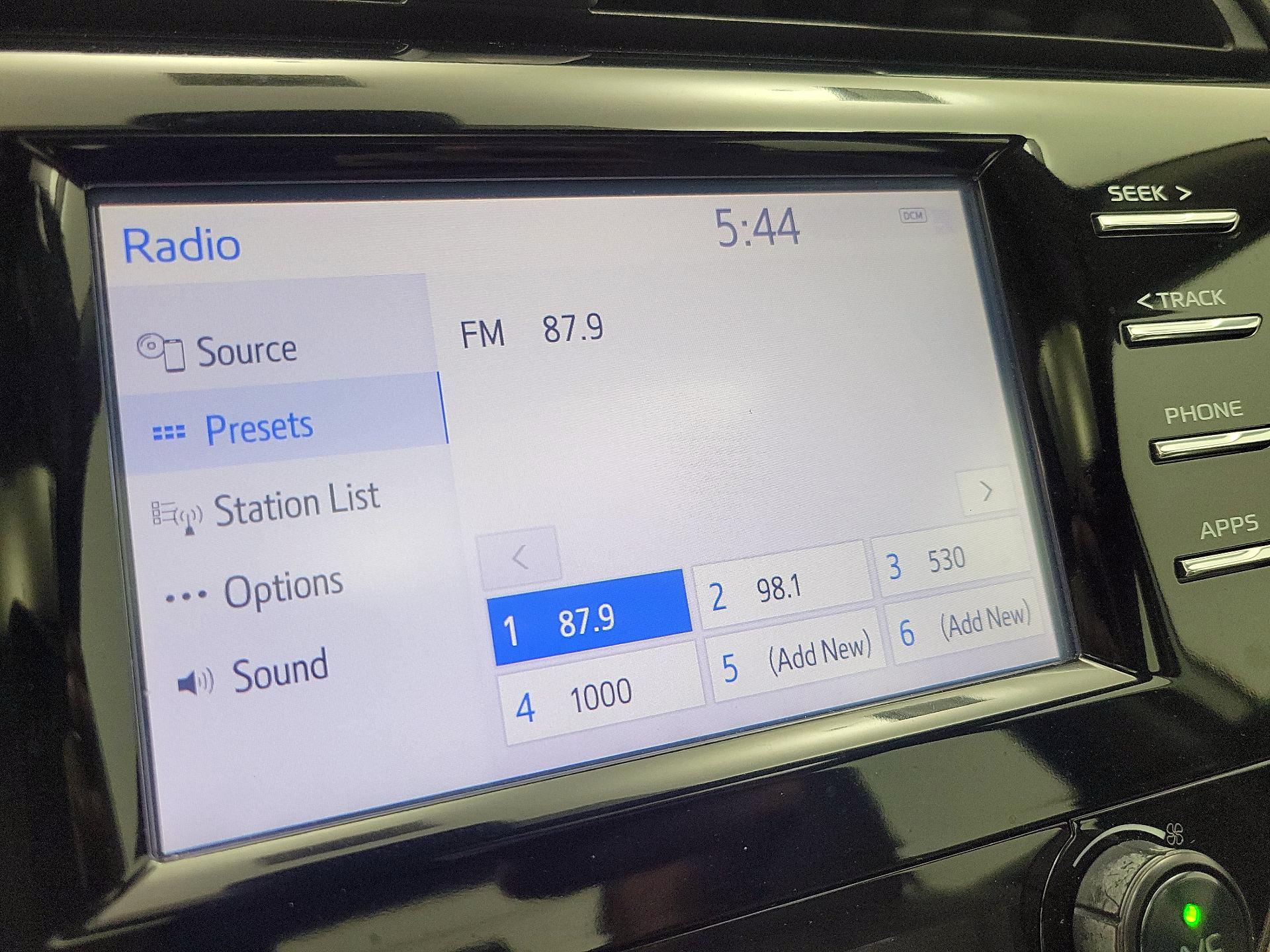 Thumbnail: 2019 Toyota Camry - 15