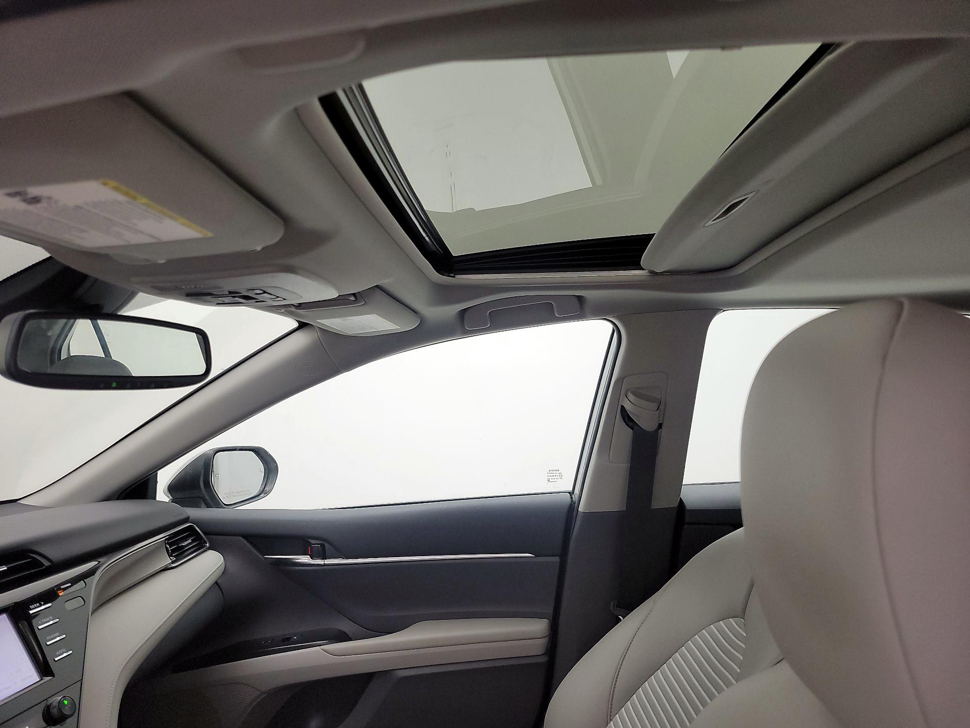 Thumbnail: 2019 Toyota Camry - 19