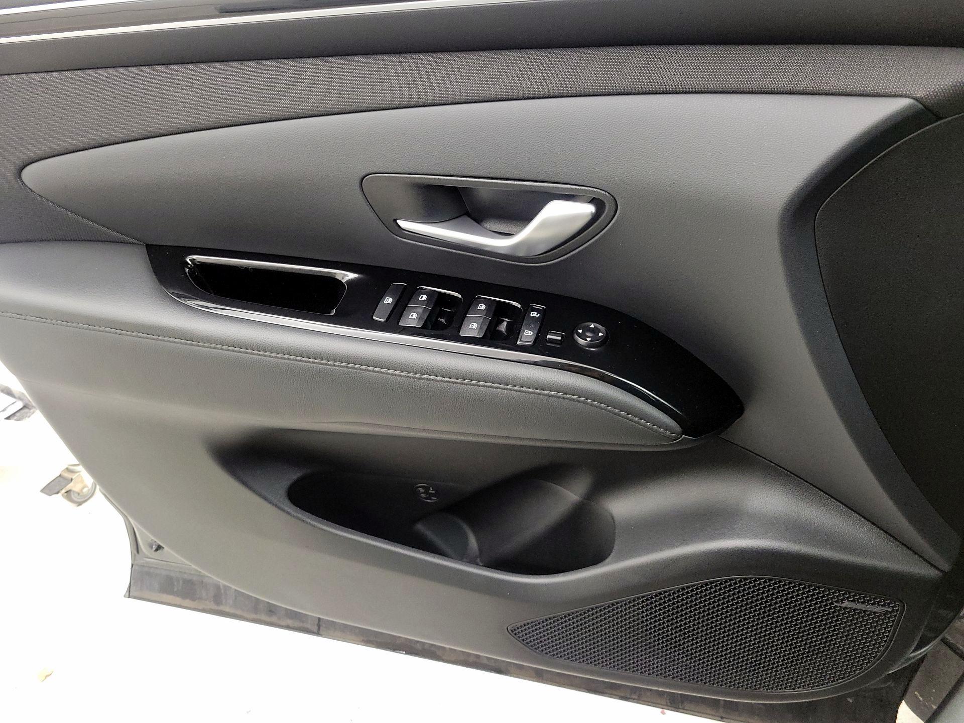 Thumbnail: 2023 Hyundai Tucson - 12