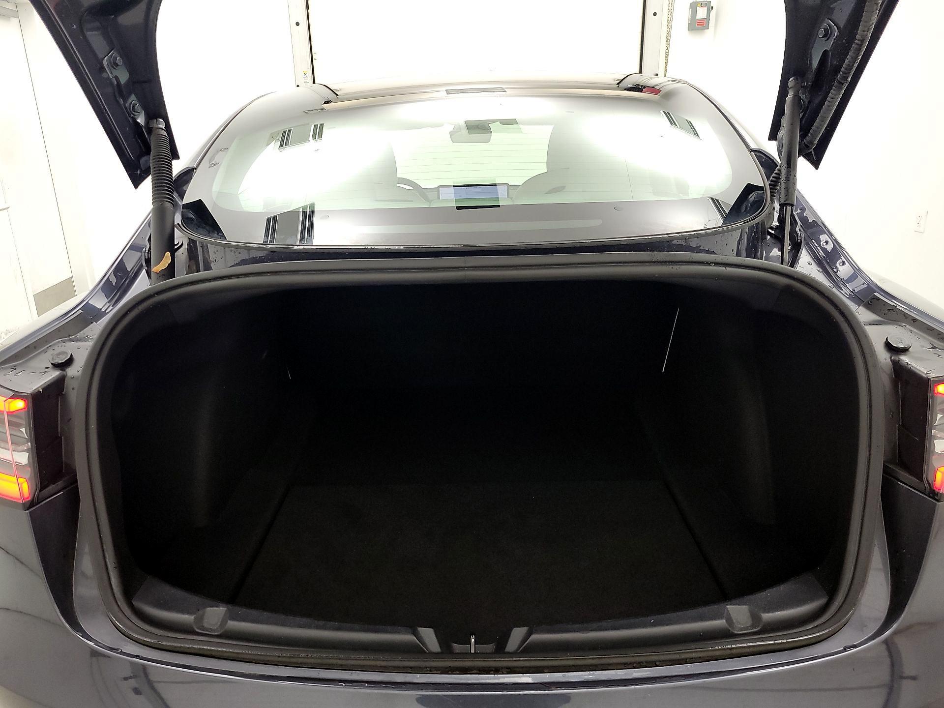 Thumbnail: 2022 Tesla Model 3 - 19