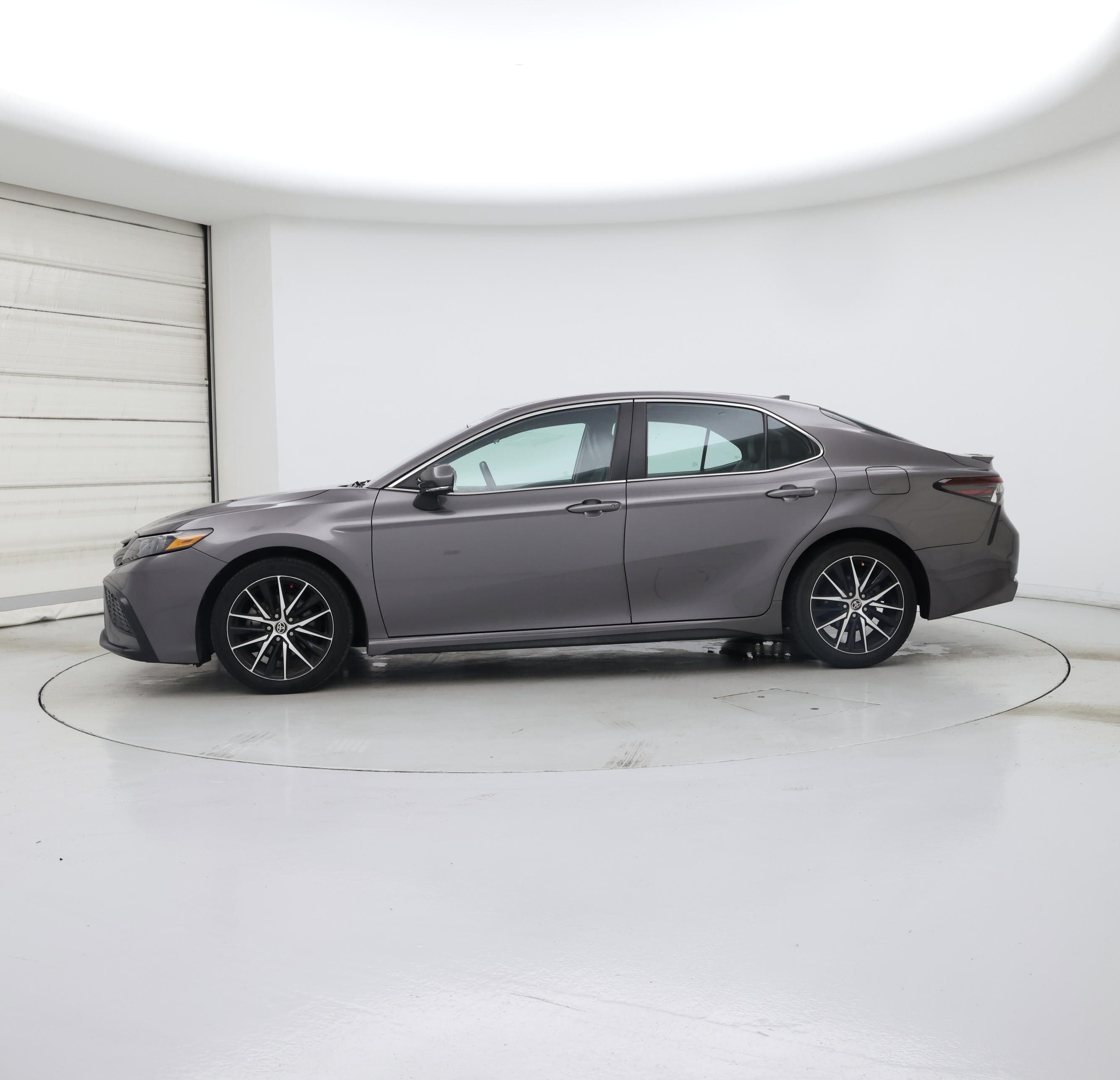Thumbnail: 2022 Toyota Camry - 3