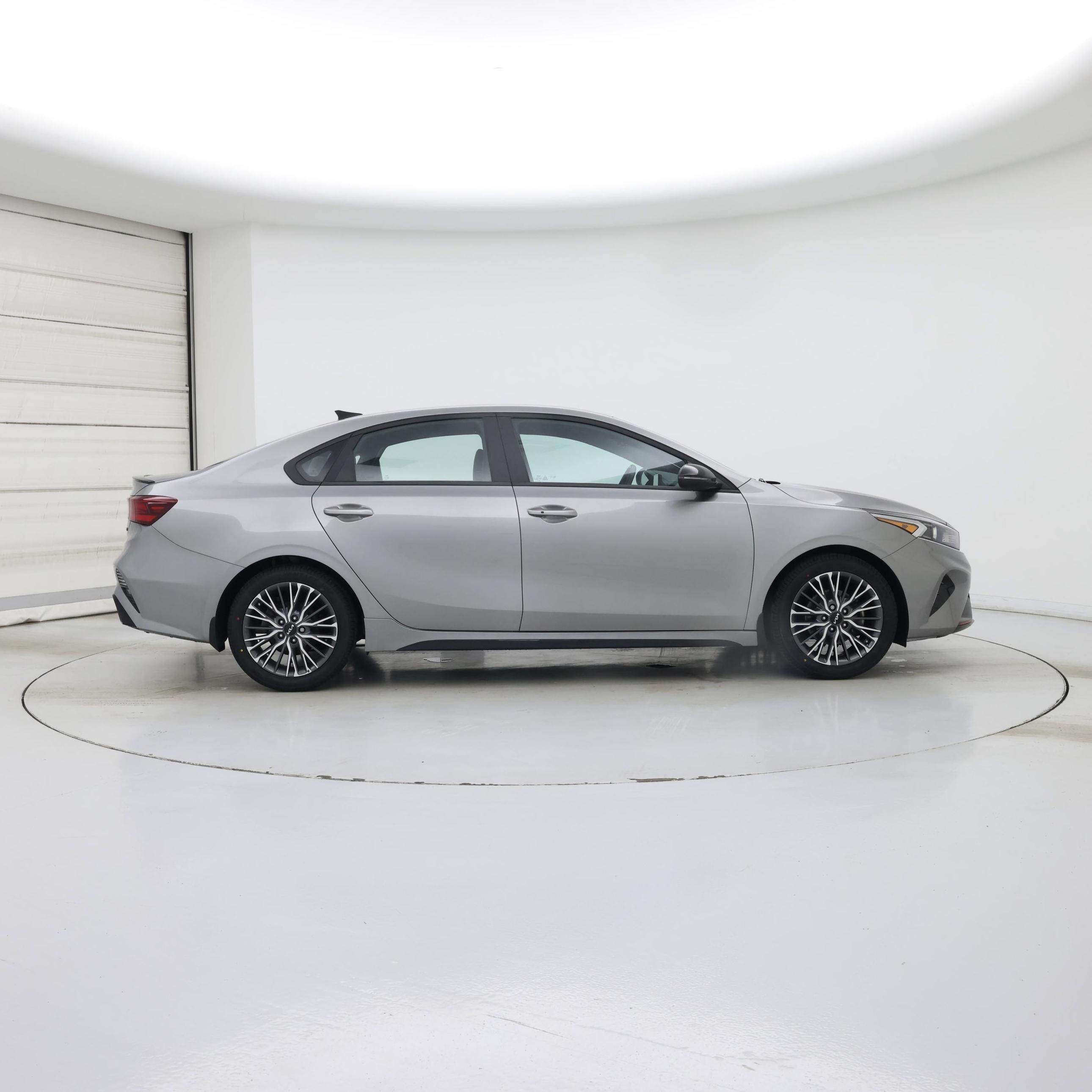 Thumbnail: 2023 Kia Forte - 7