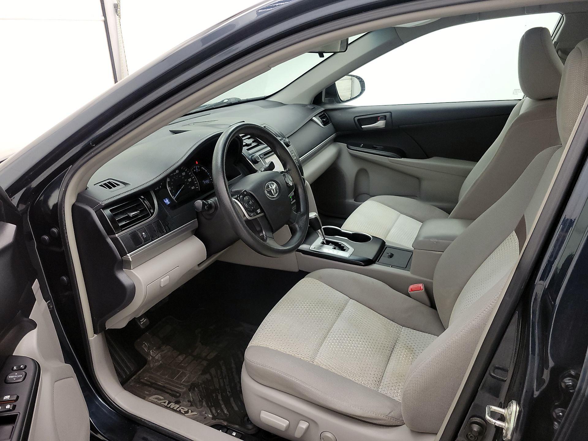 Thumbnail: 2014 Toyota Camry - 11