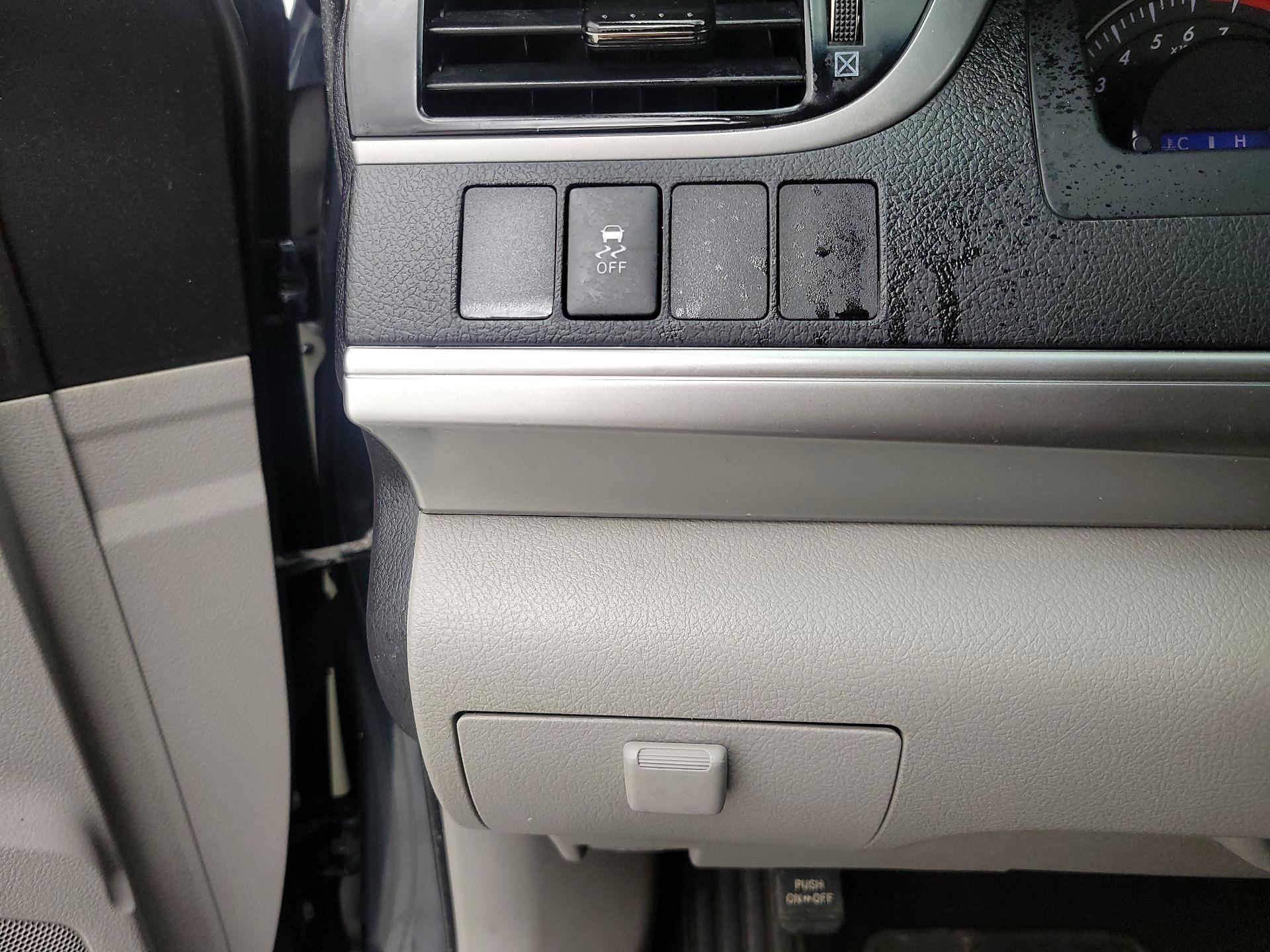 Thumbnail: 2014 Toyota Camry - 13